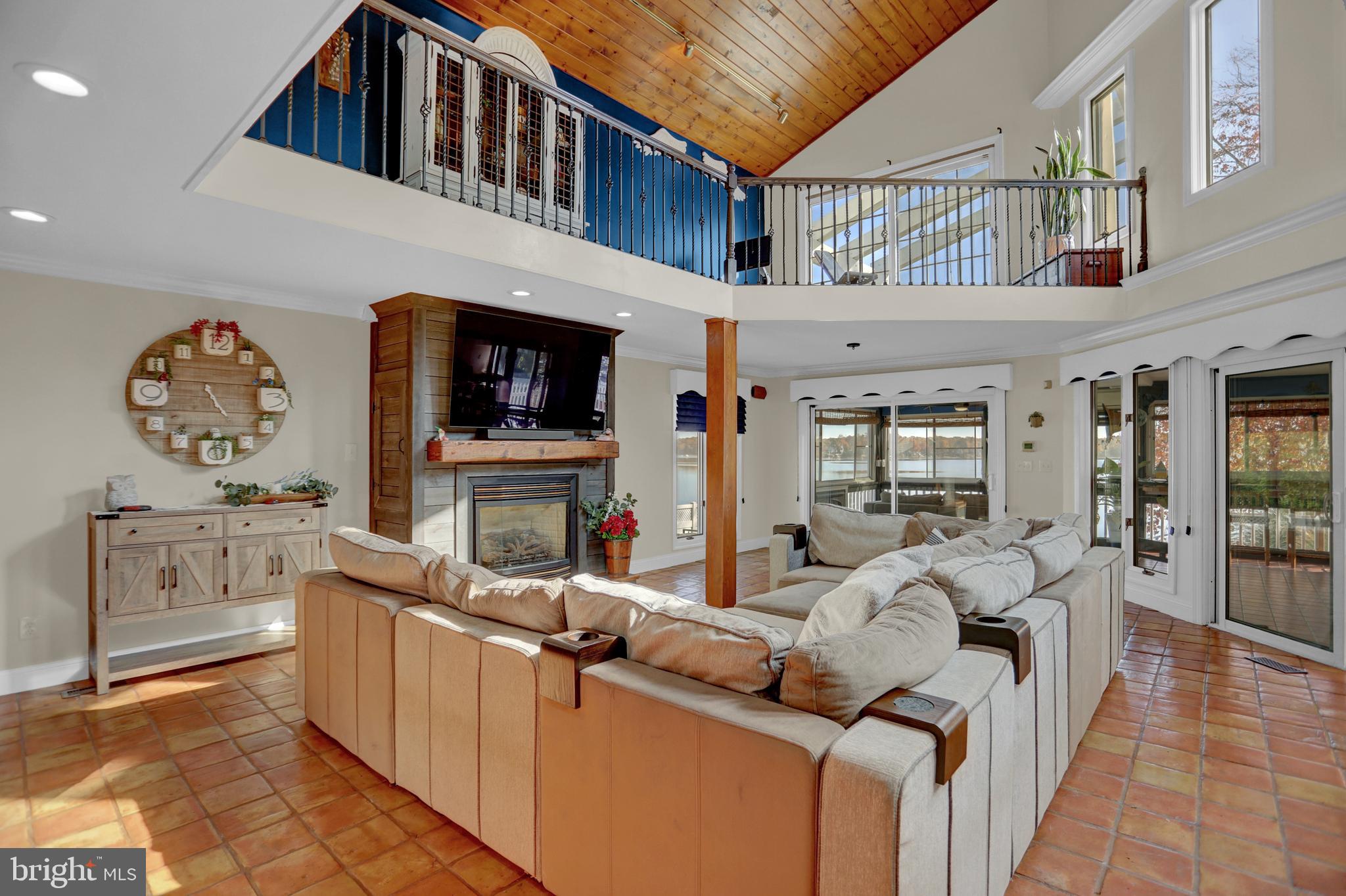 LONG BAR HARBOR - Residential