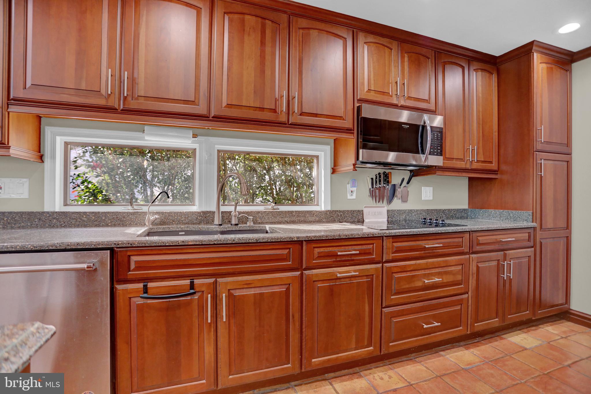 LONG BAR HARBOR - Residential