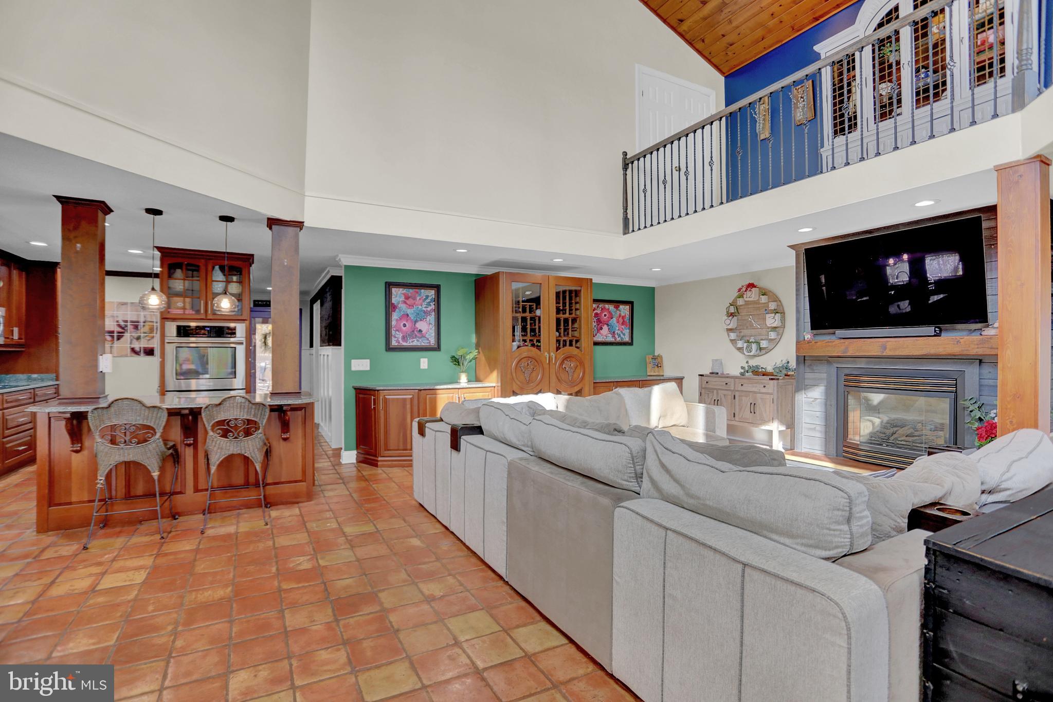 LONG BAR HARBOR - Residential