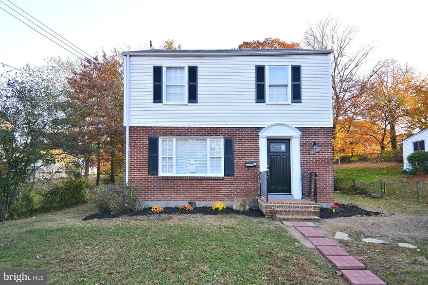 Back on the Market!!!  Home is Move in Ready! Great Location, close to public transportation and shopping centers.  Shows Great! Refinished Hardwood Floors, Fresh Paint, Updated Kitchen with Stainless Steel Appliances. Updated Bathroom.  Large backyard!  Hurry, this property will sell fast!