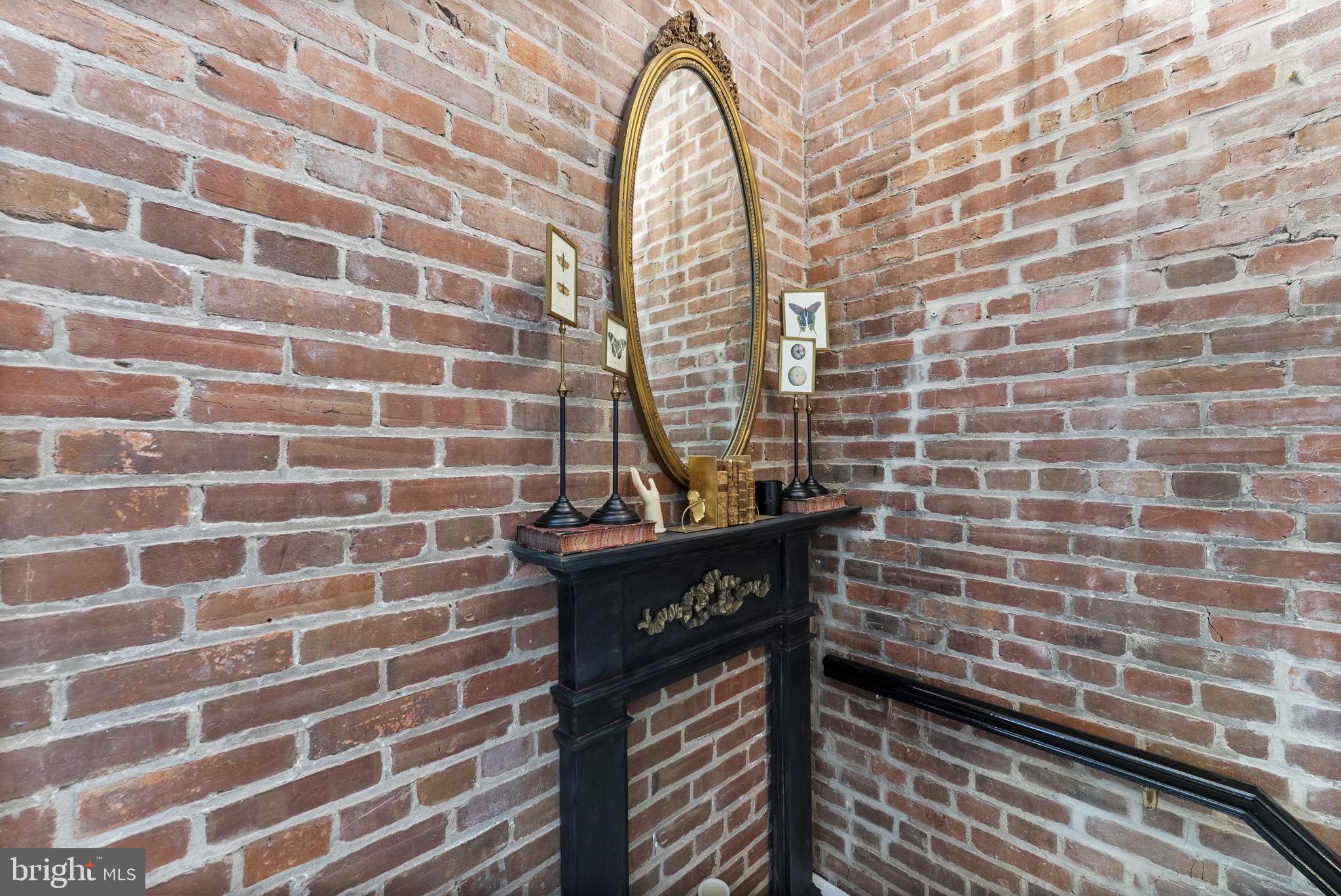 HENDERSON'S WHARF - Residential