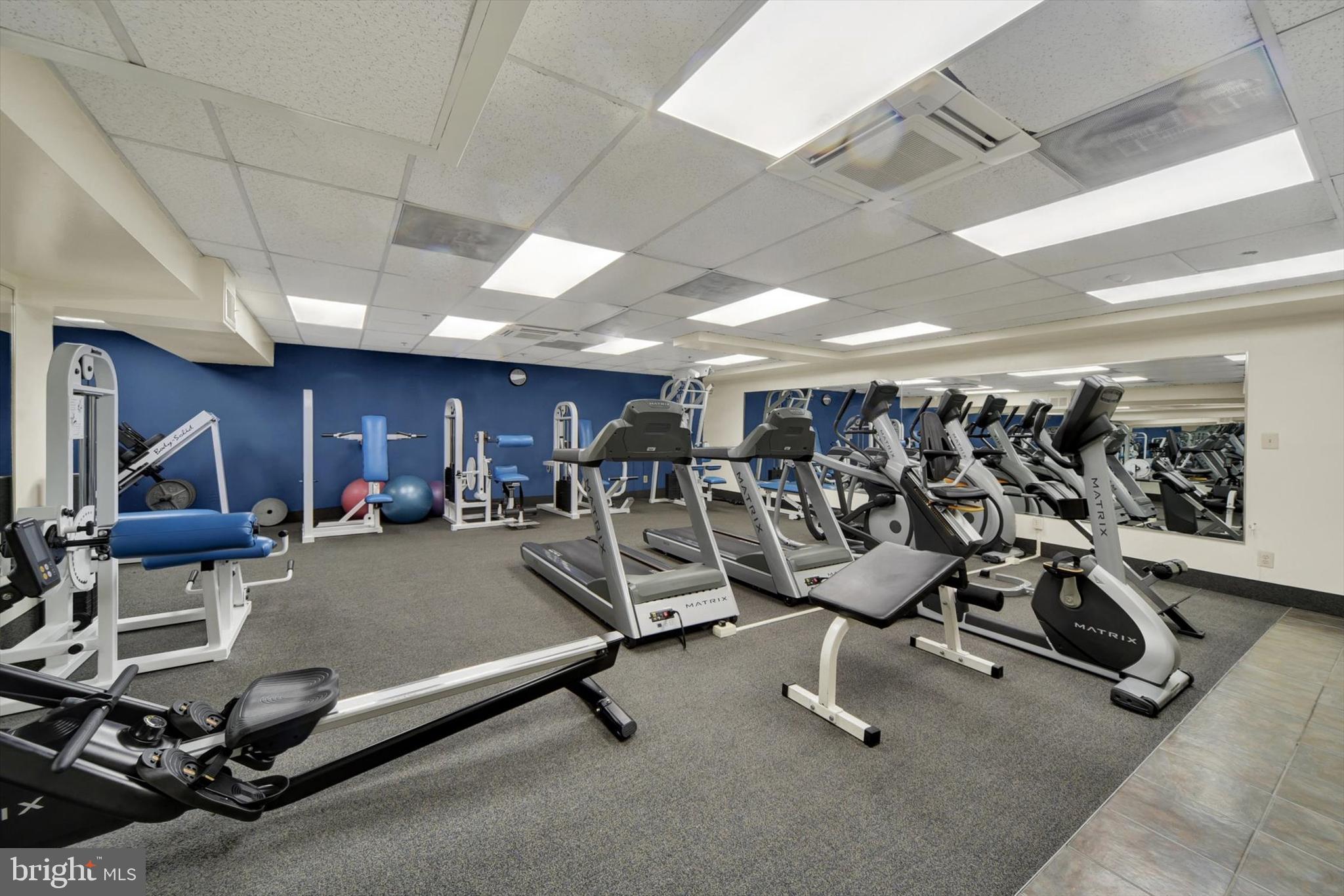 HENDERSON'S WHARF - Residential