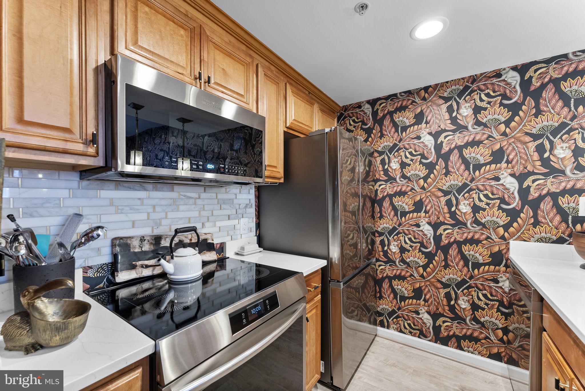 HENDERSON'S WHARF - Residential