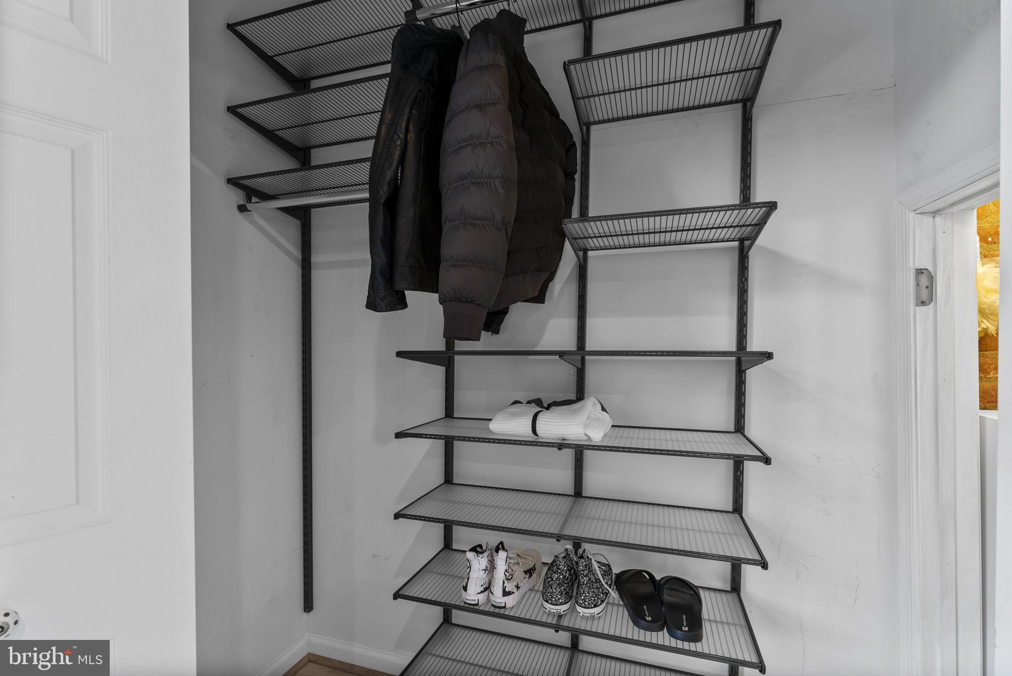 HENDERSON'S WHARF - Residential