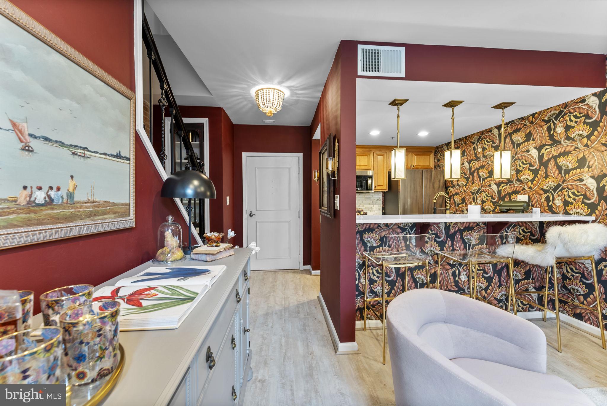 HENDERSON'S WHARF - Residential