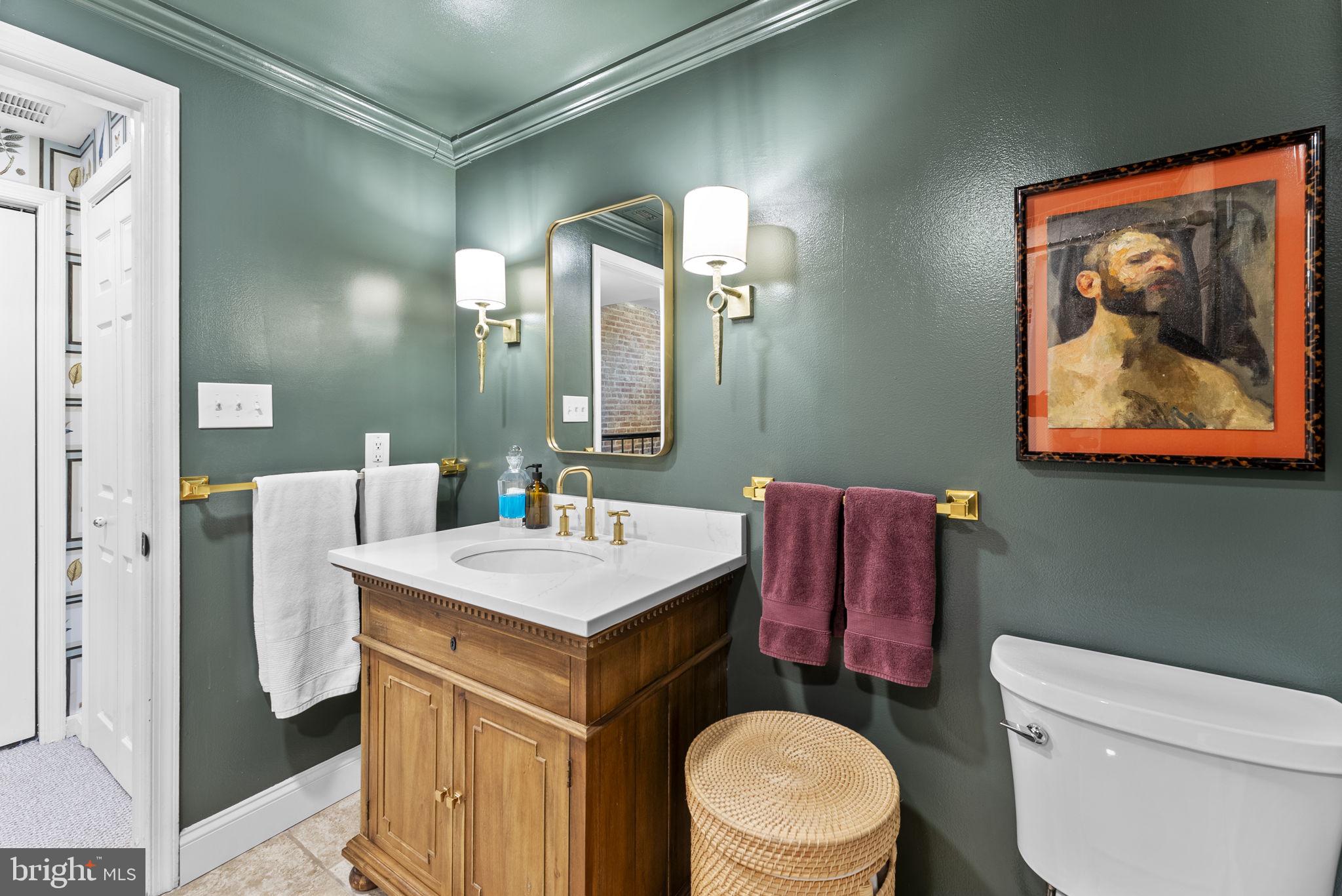 HENDERSON'S WHARF - Residential