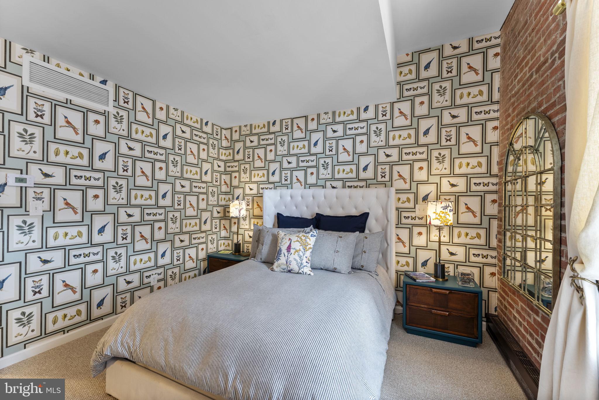 HENDERSON'S WHARF - Residential