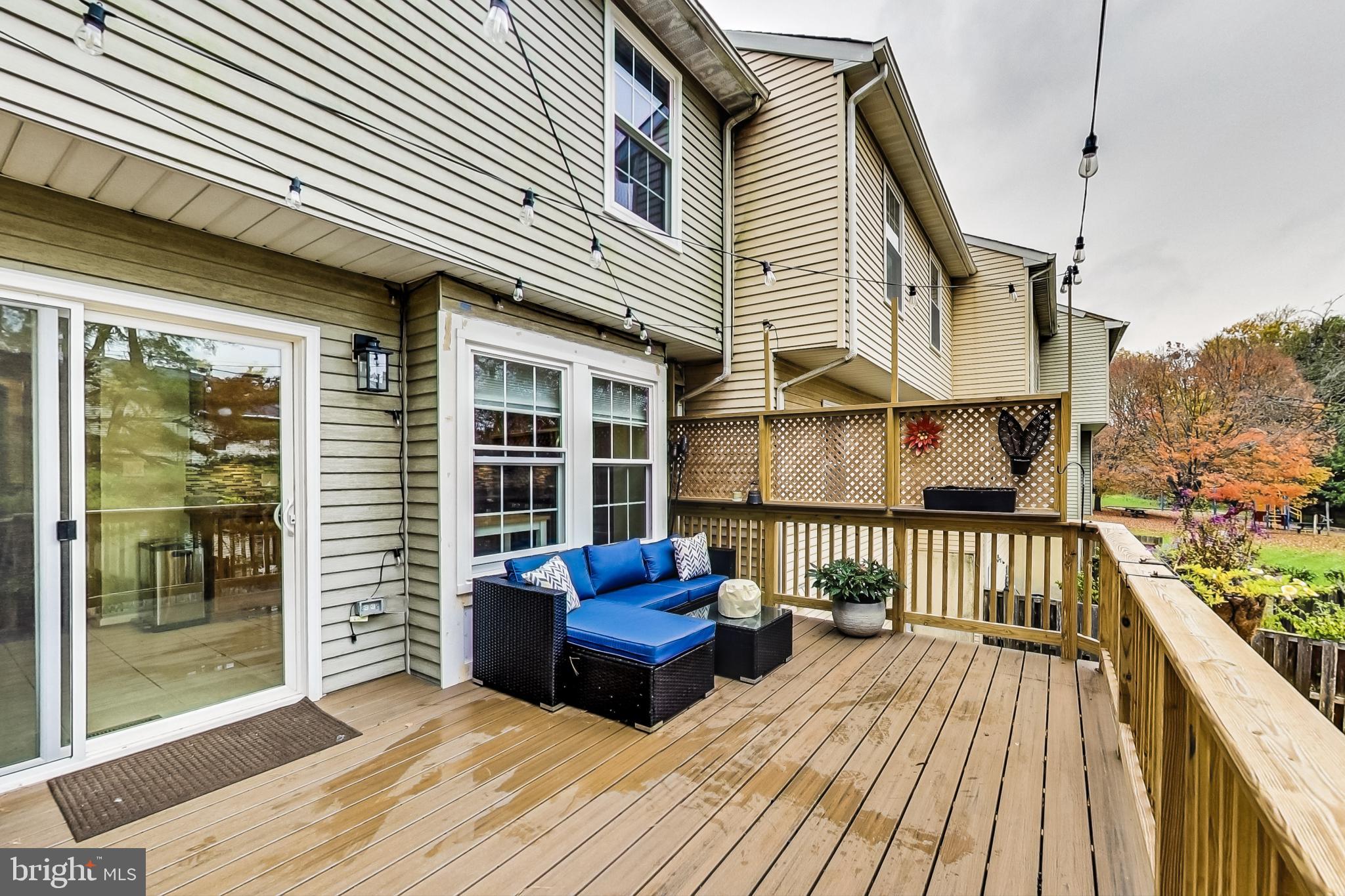 DERWOOD STATION - Residential