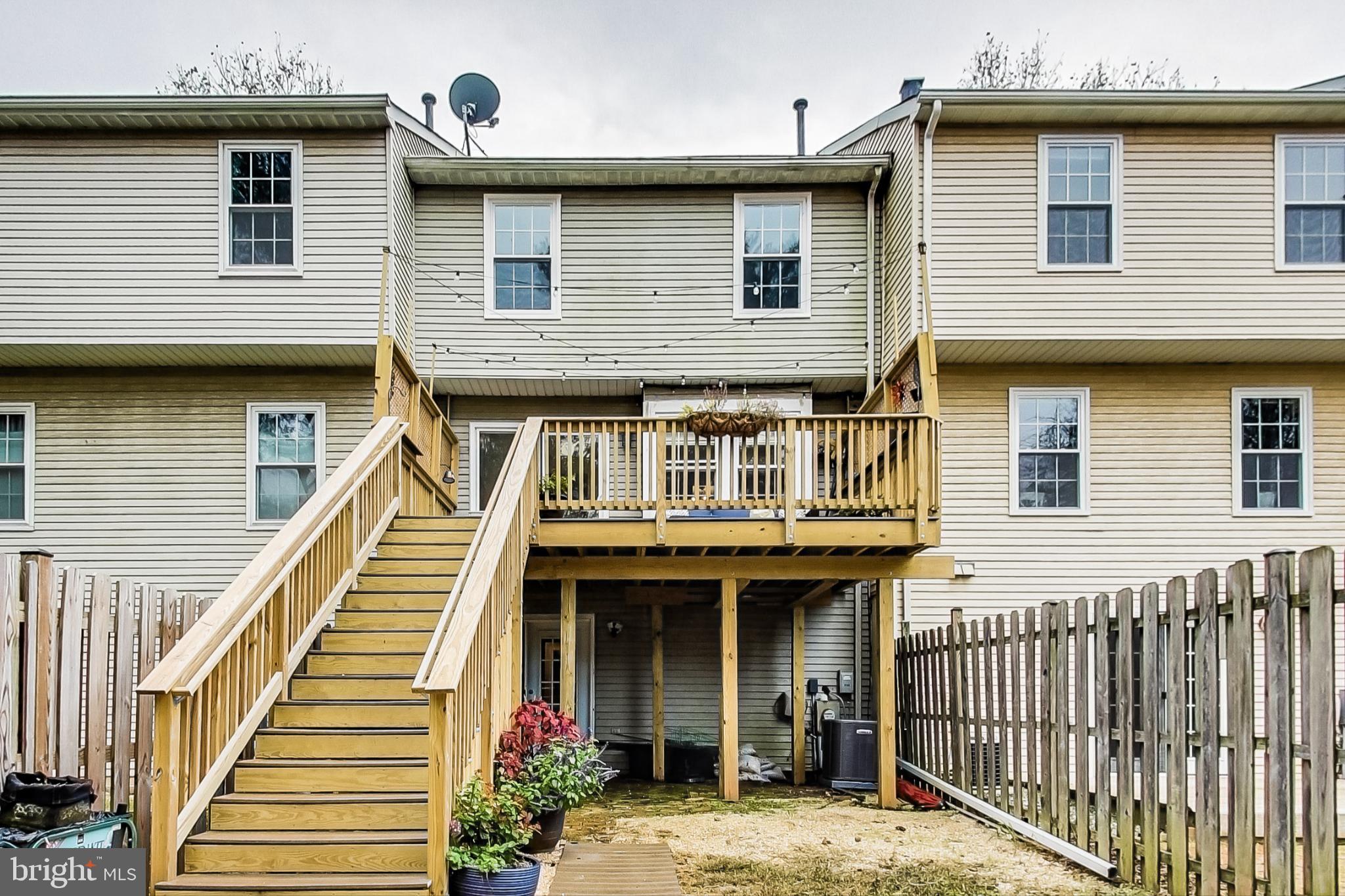 DERWOOD STATION - Residential