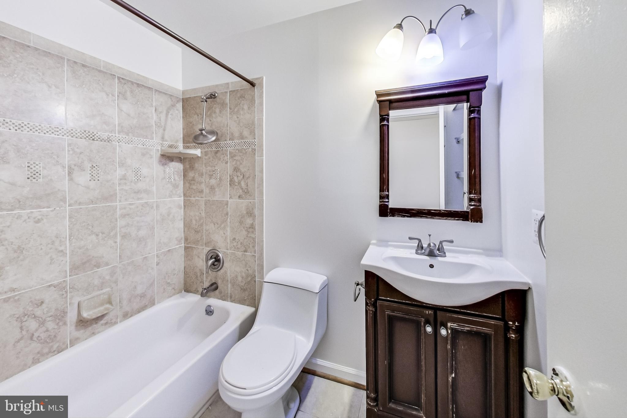 DERWOOD STATION - Residential