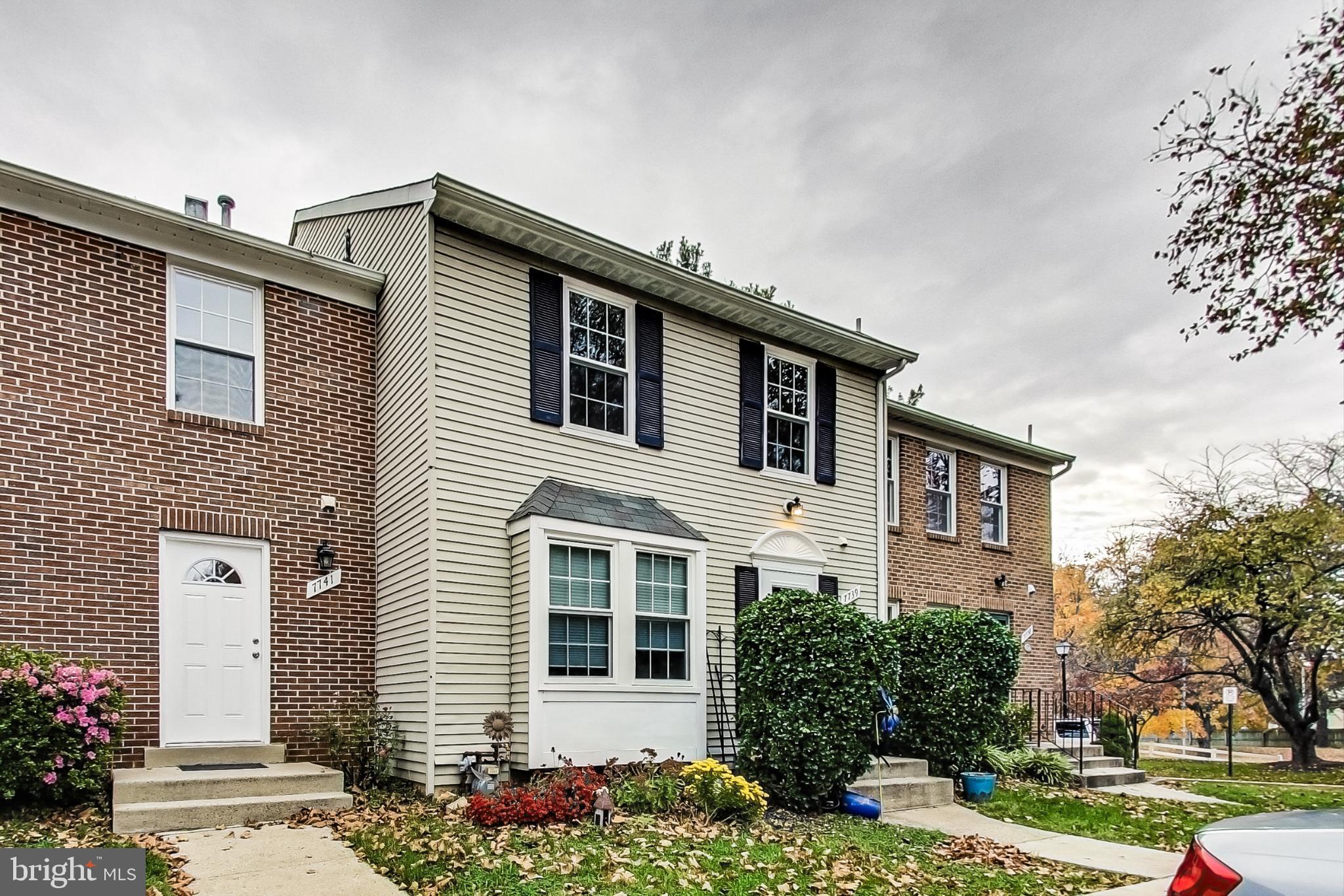 DERWOOD STATION - Residential