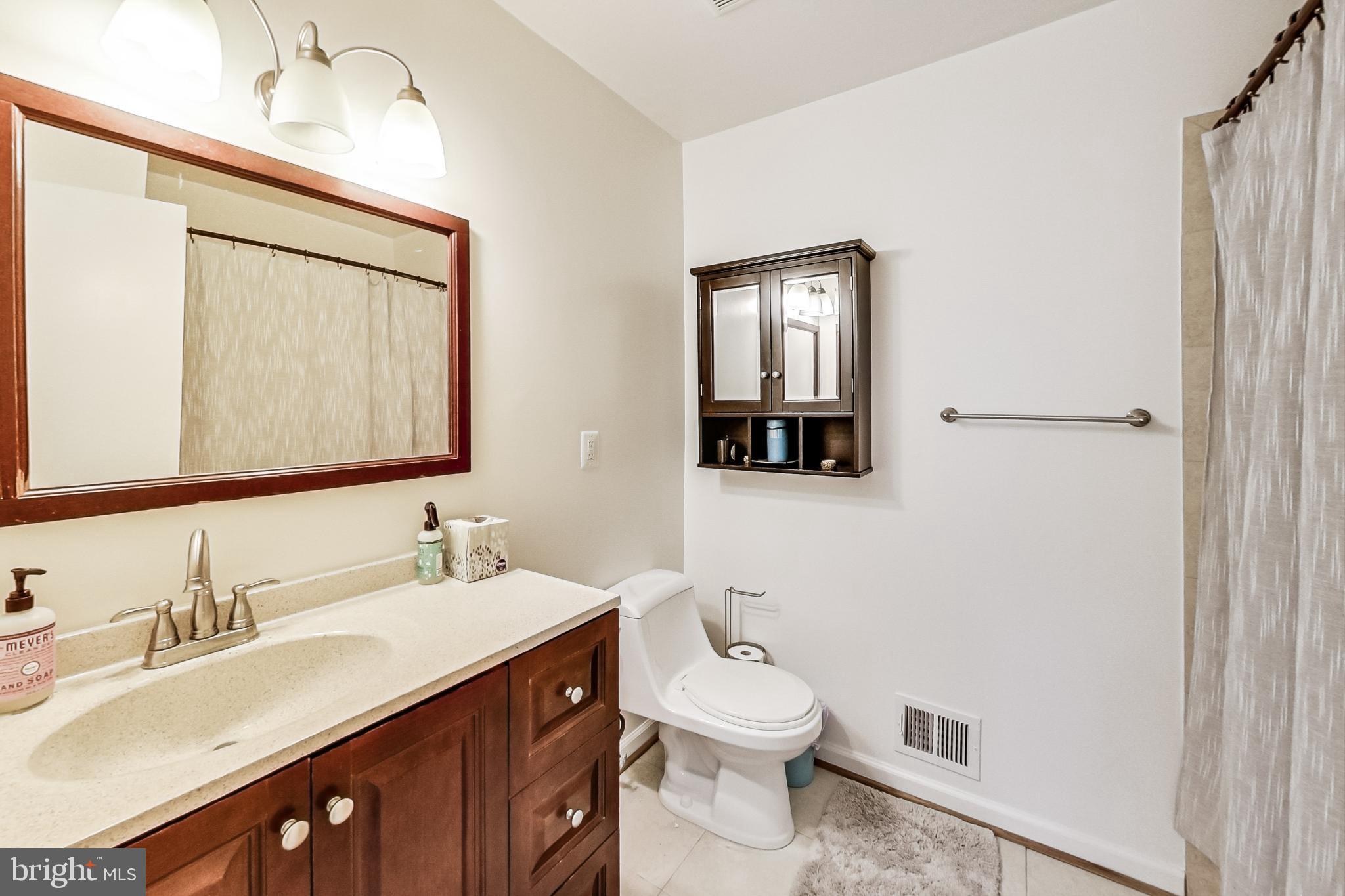 DERWOOD STATION - Residential