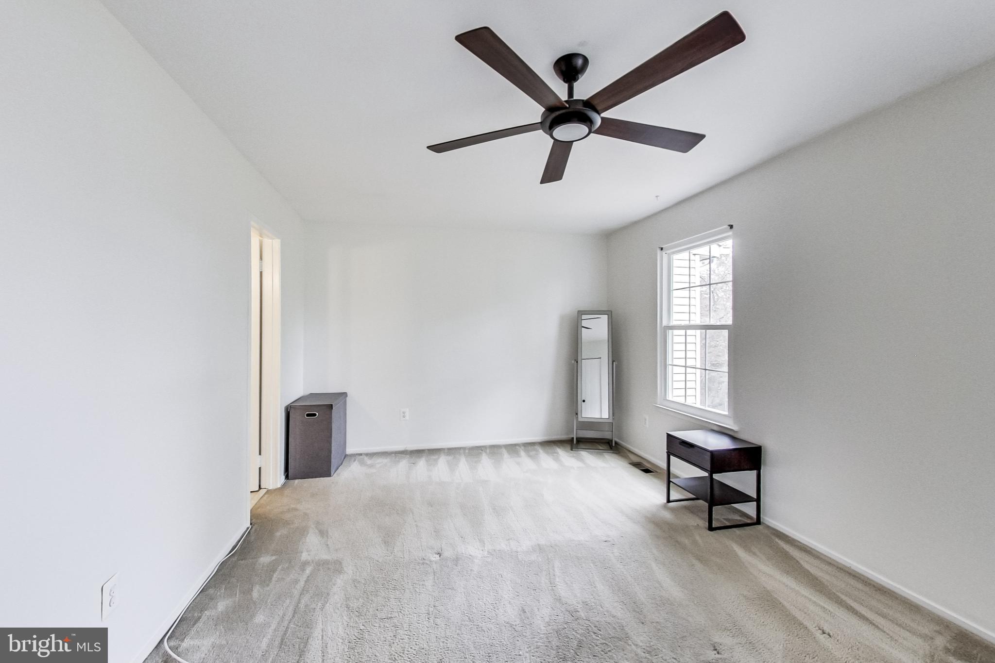 DERWOOD STATION - Residential