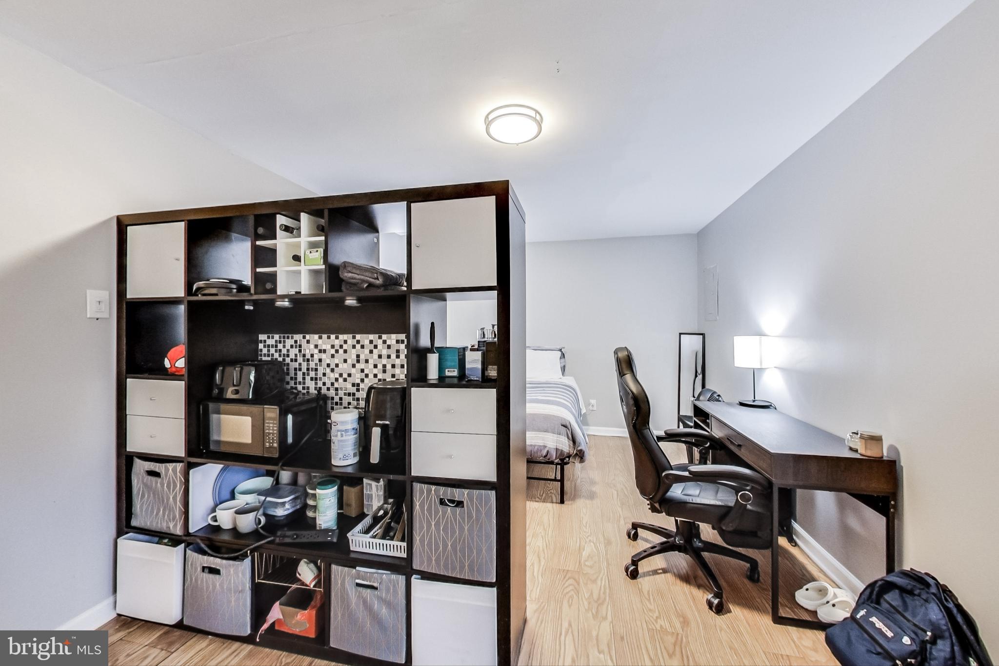 DERWOOD STATION - Residential