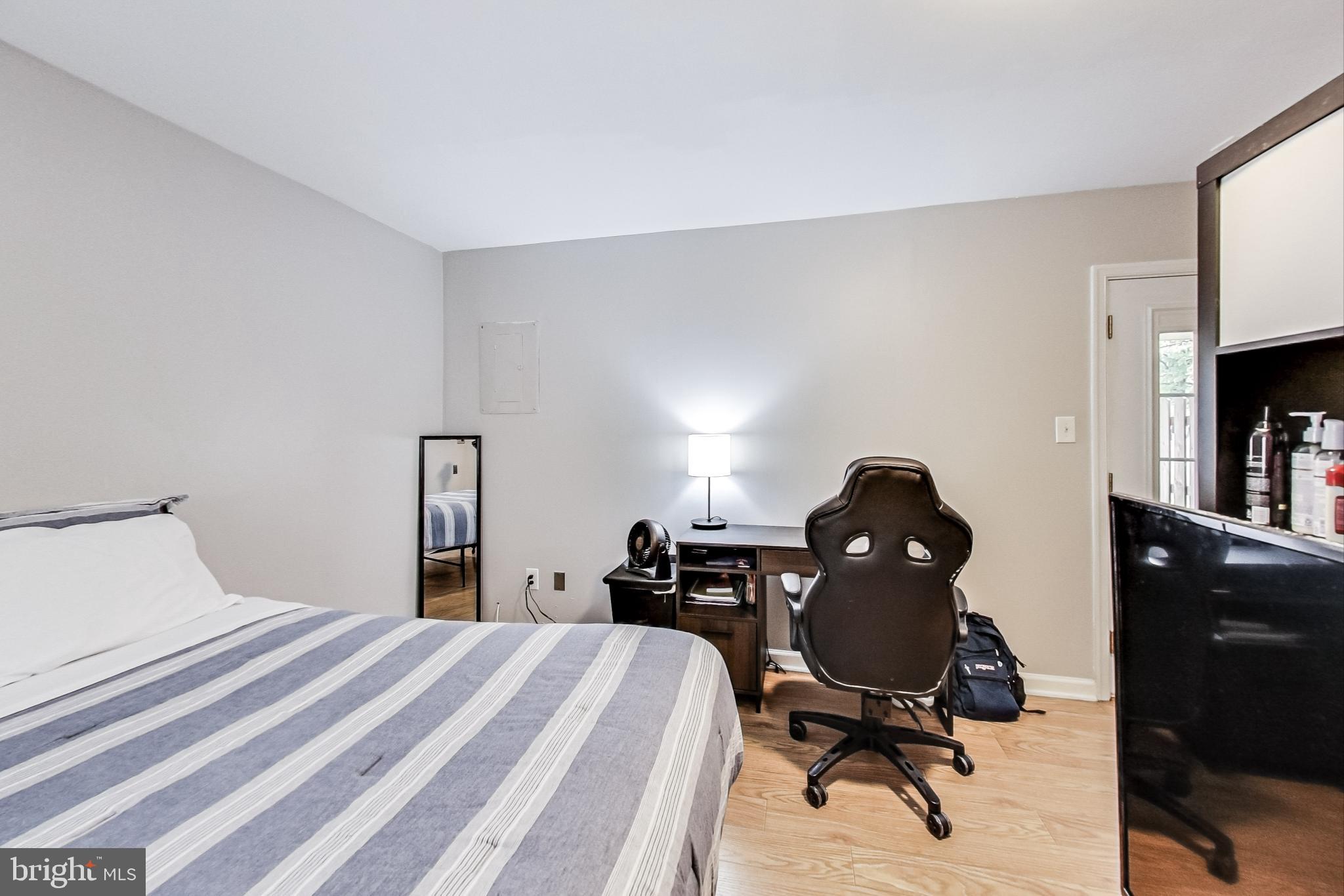 DERWOOD STATION - Residential