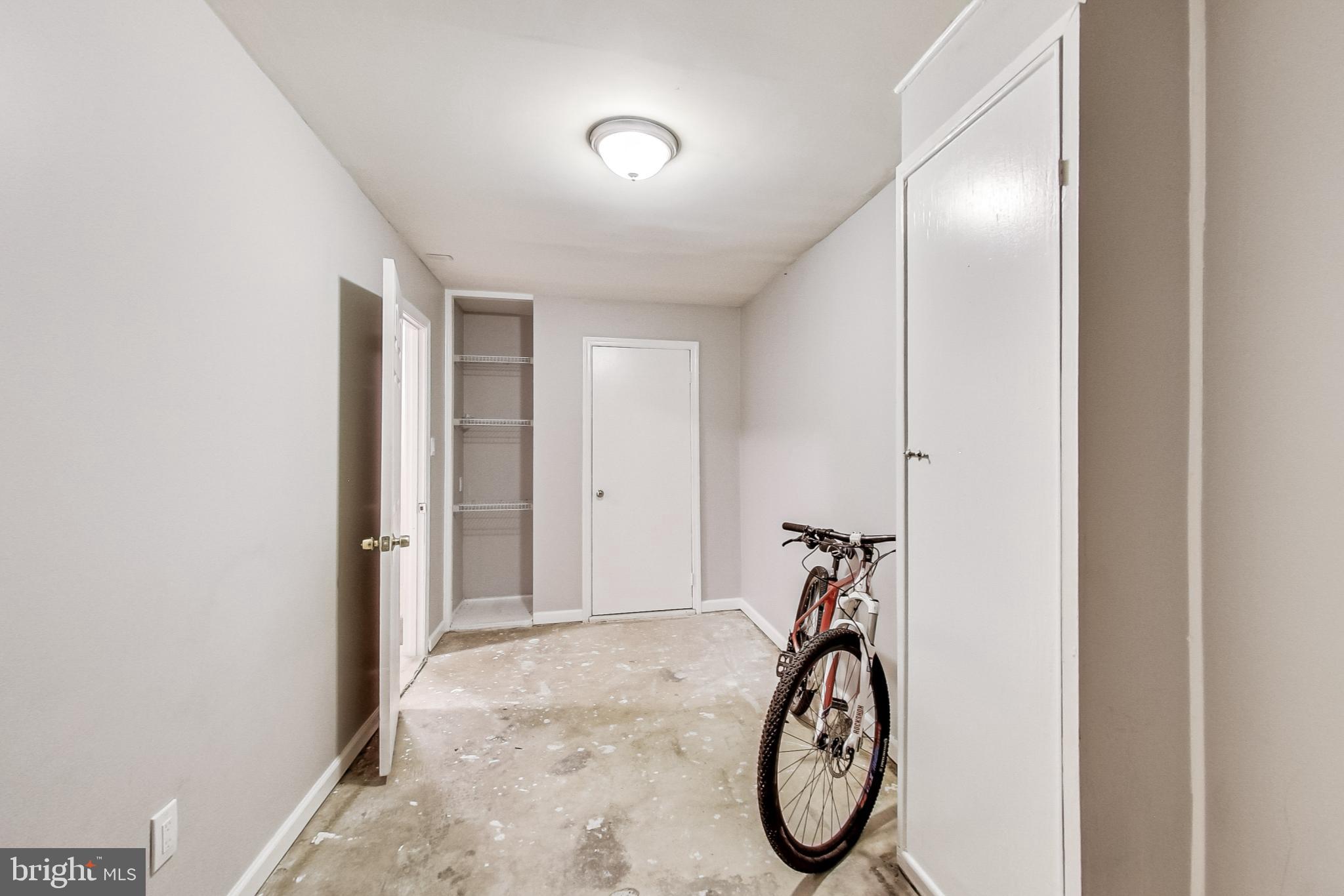 DERWOOD STATION - Residential