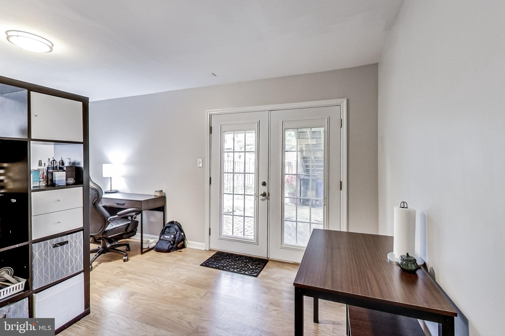 DERWOOD STATION - Residential