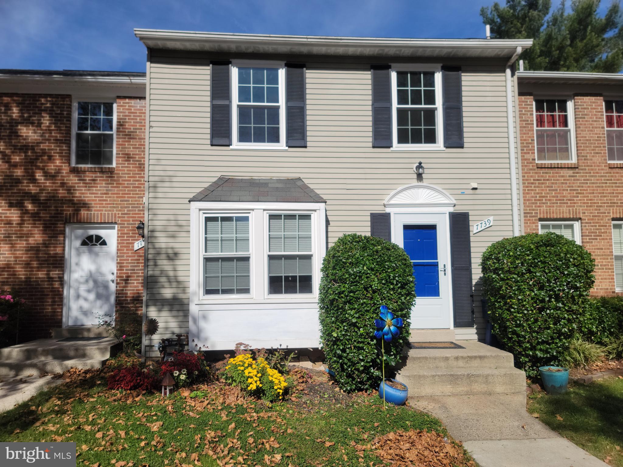 DERWOOD STATION - Residential