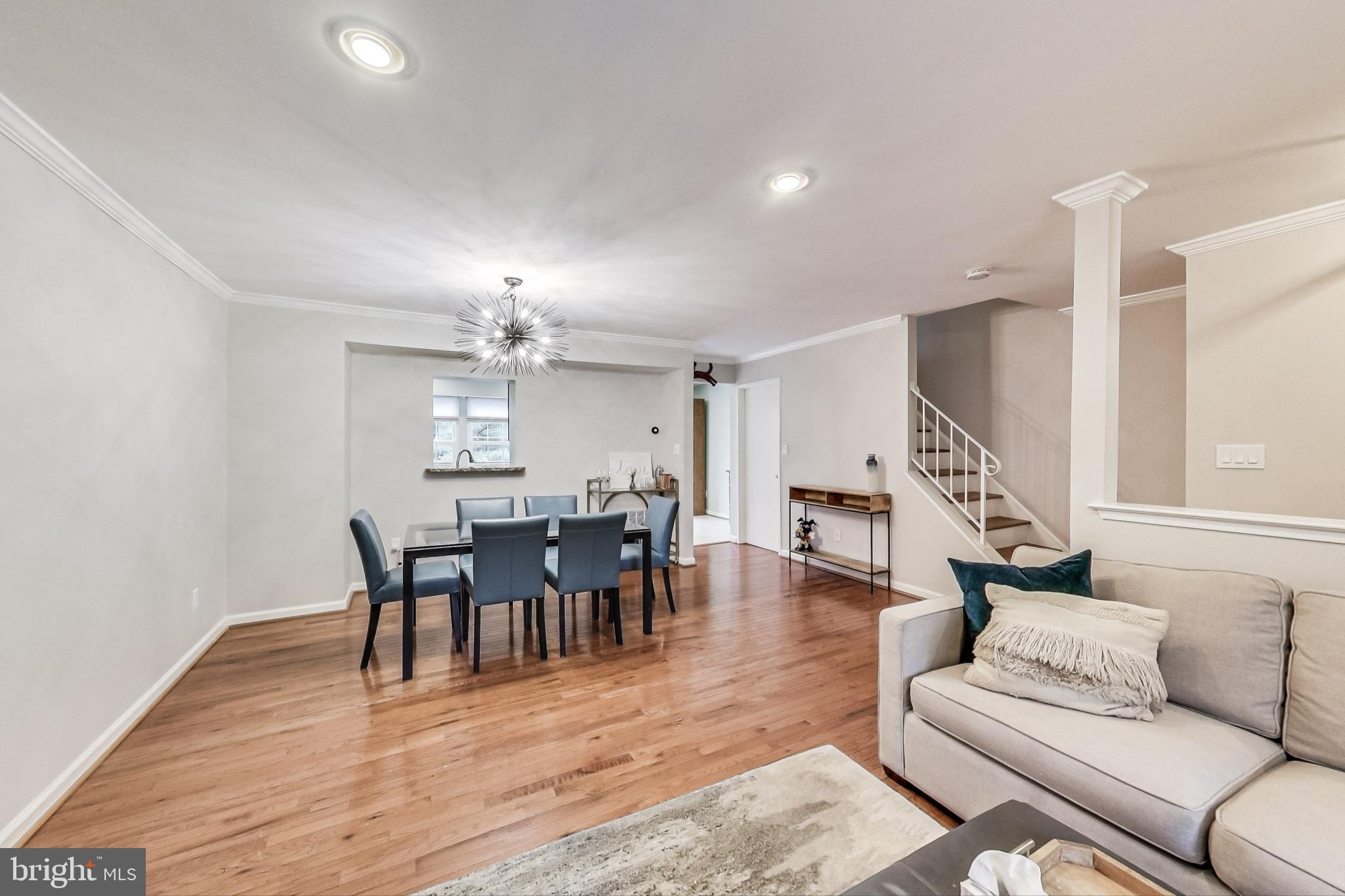 DERWOOD STATION - Residential