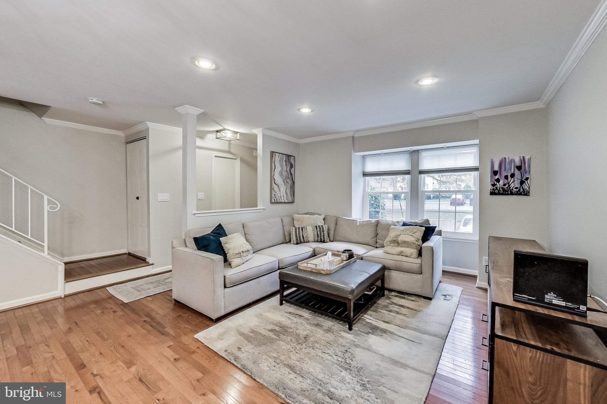 DERWOOD STATION - Residential