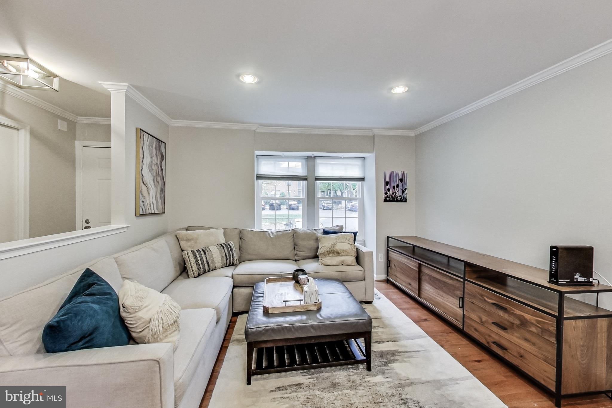 DERWOOD STATION - Residential