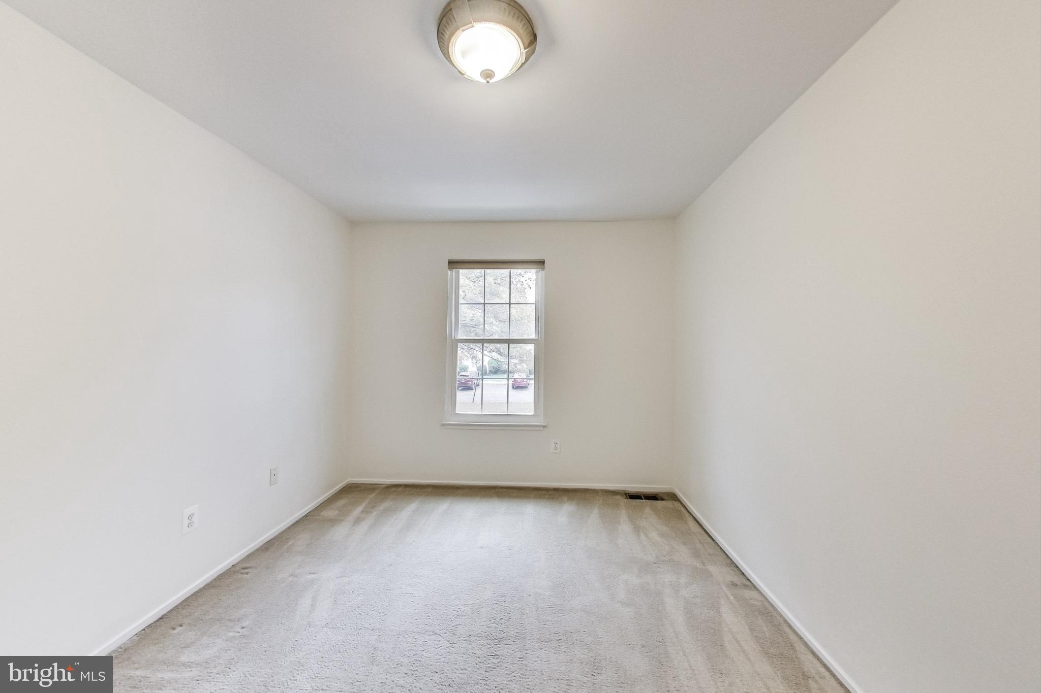 DERWOOD STATION - Residential