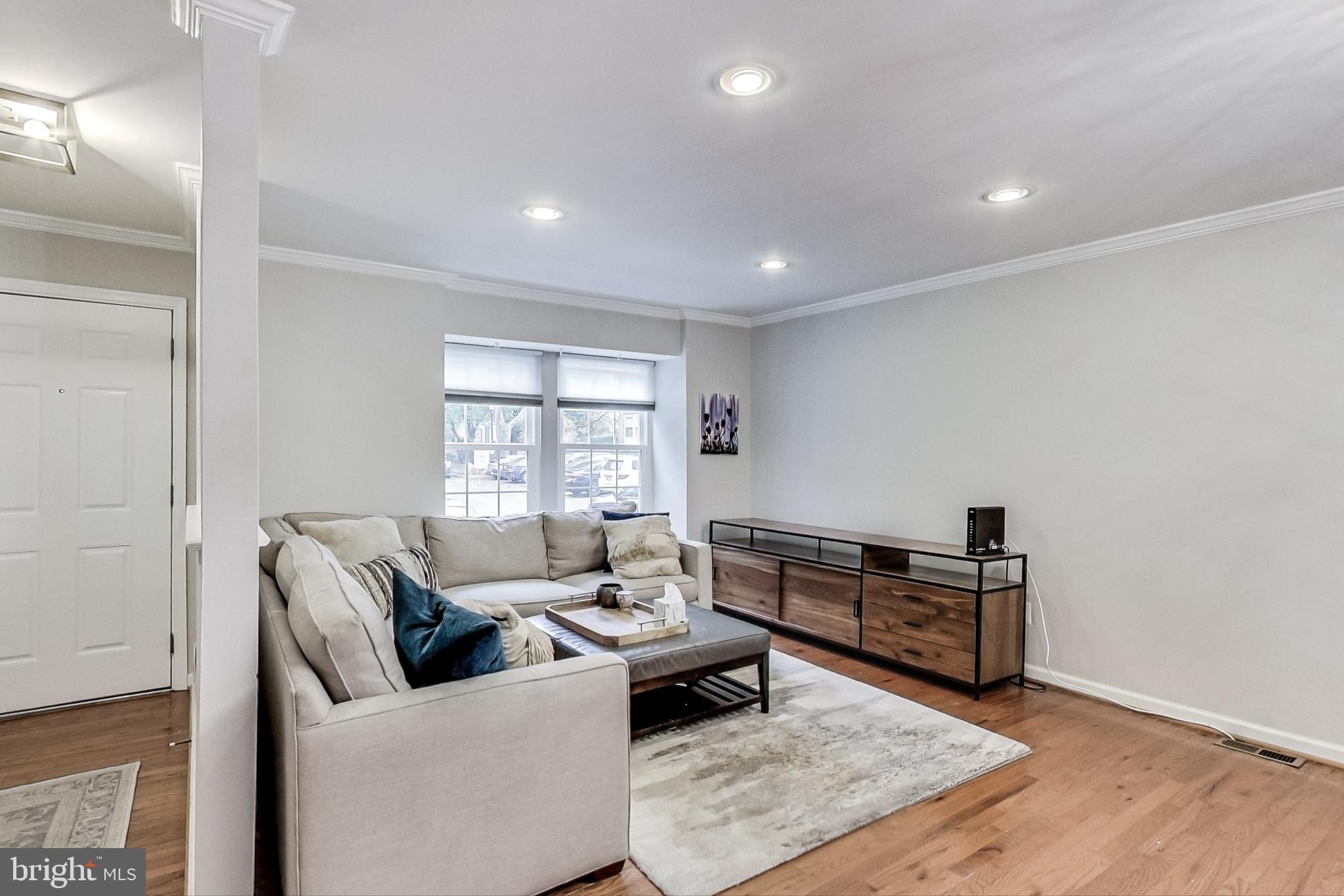 DERWOOD STATION - Residential