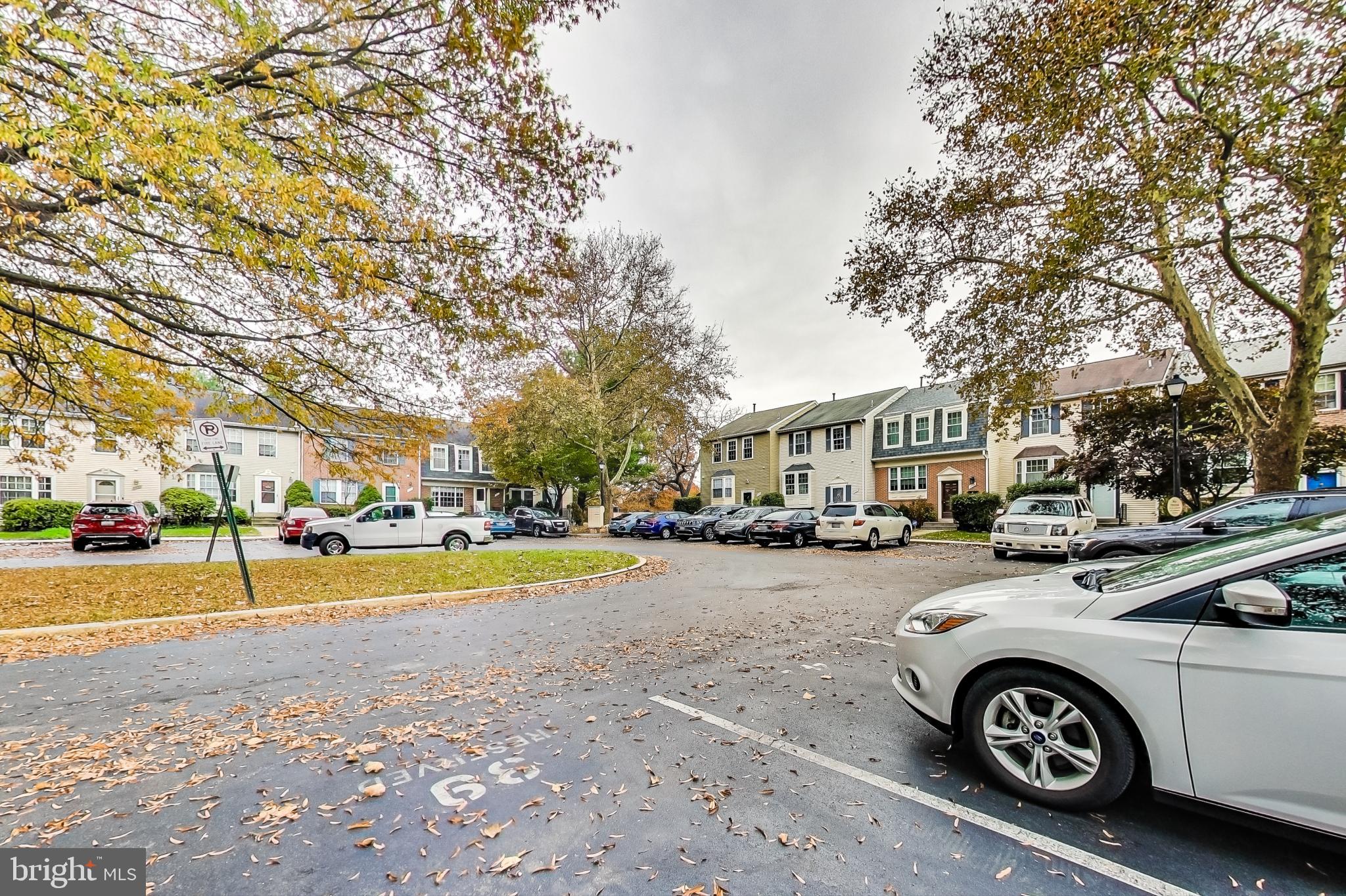 DERWOOD STATION - Residential