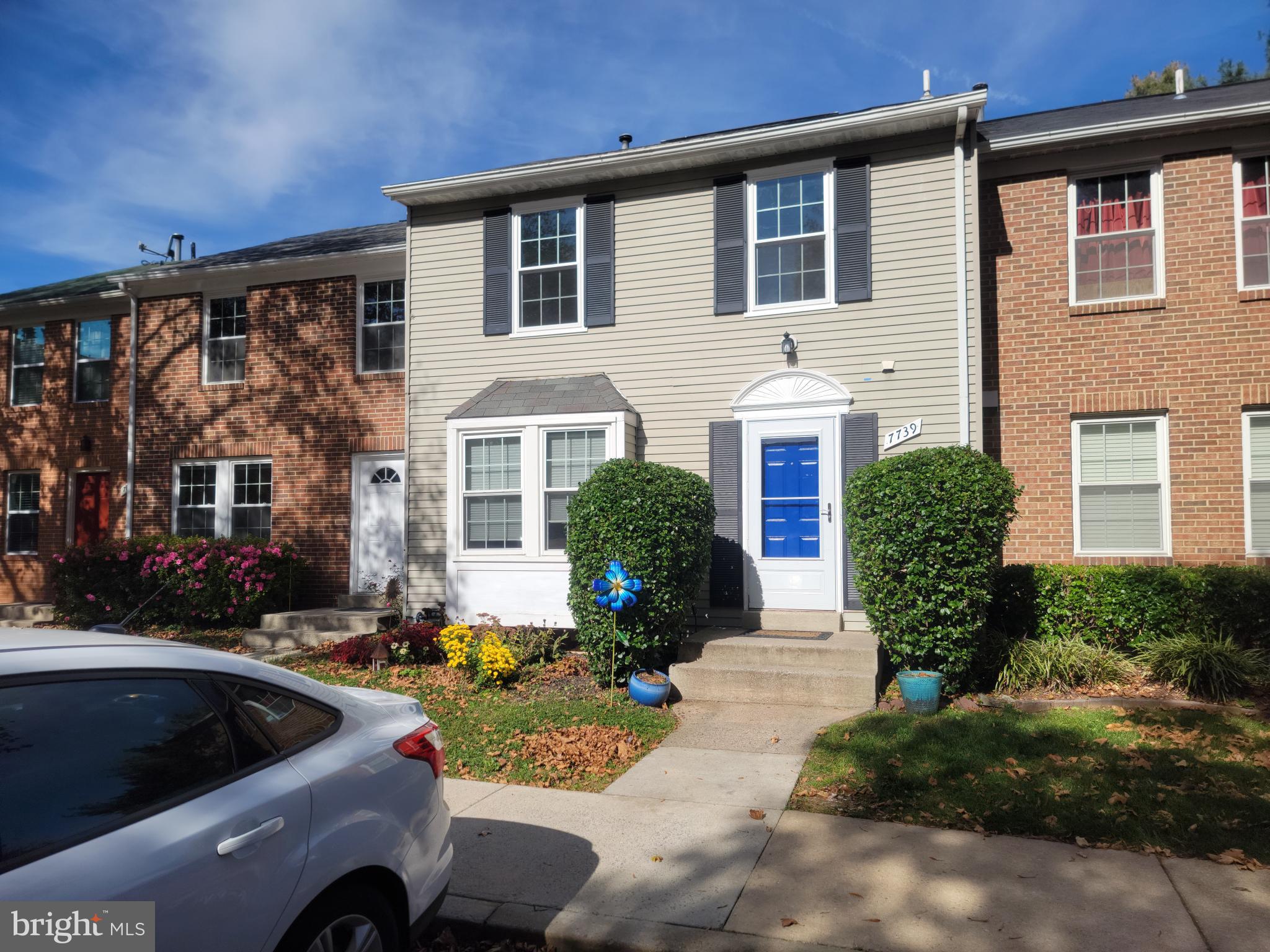 DERWOOD STATION - Residential