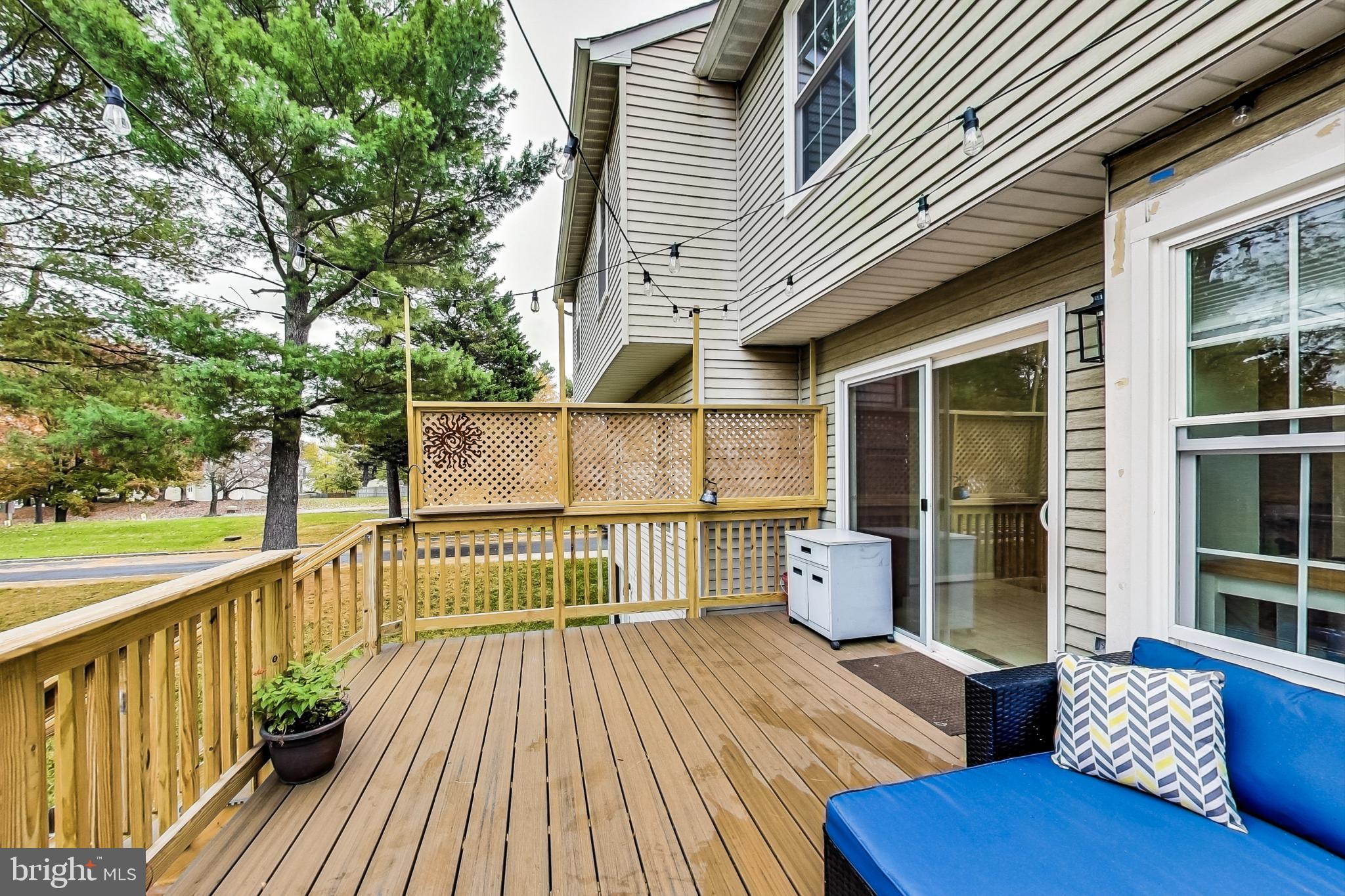 DERWOOD STATION - Residential