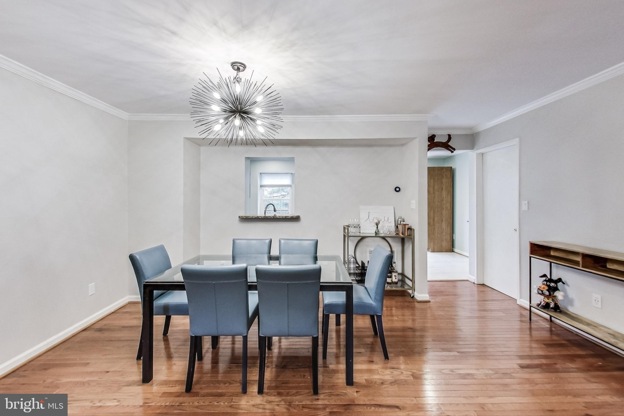 DERWOOD STATION - Residential