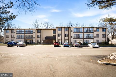 Condo For Sale - 277 Crosse Dr<br/> MONROE TOWNSHIP, NJ 08831