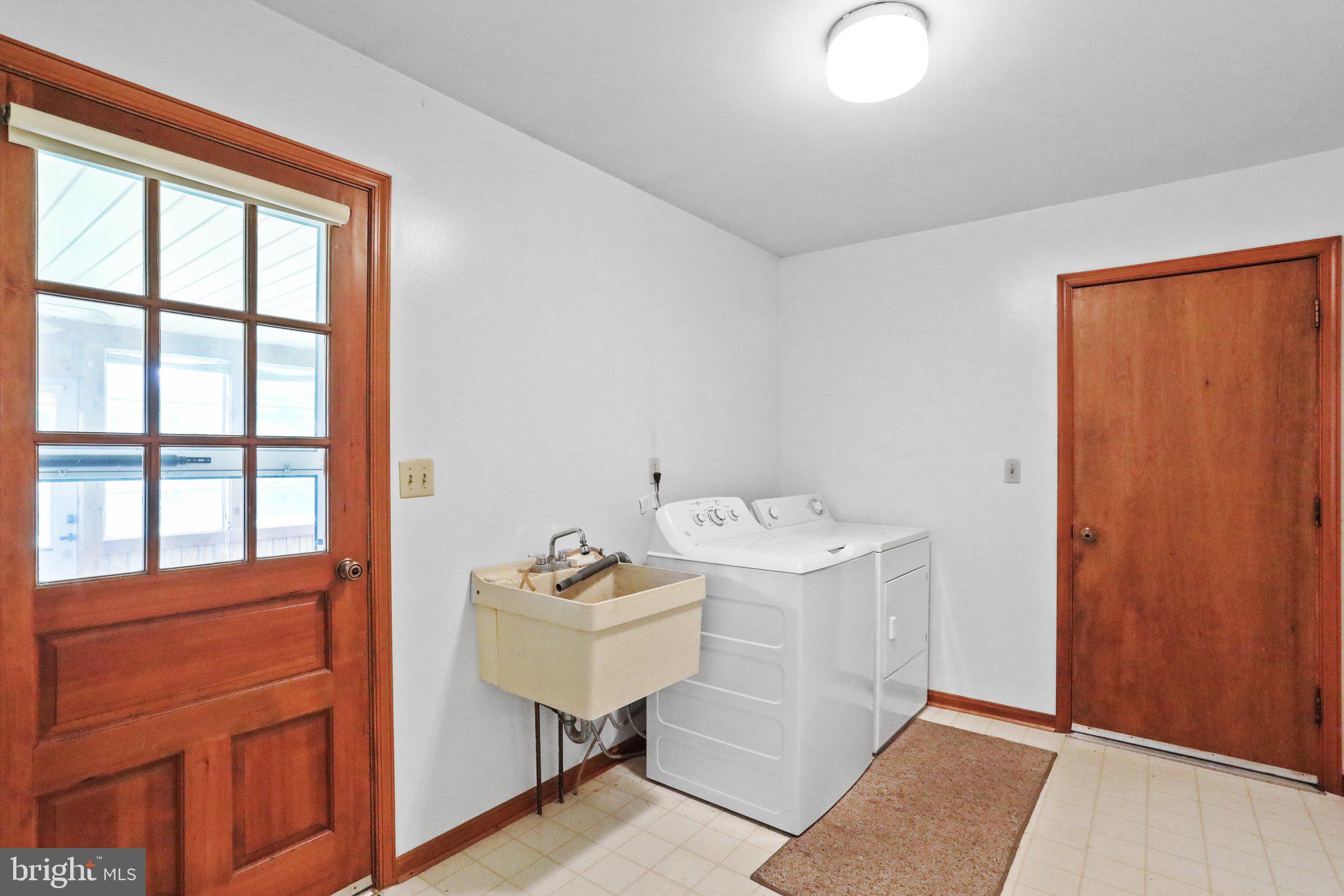 UPPER SENECA CREST - Residential