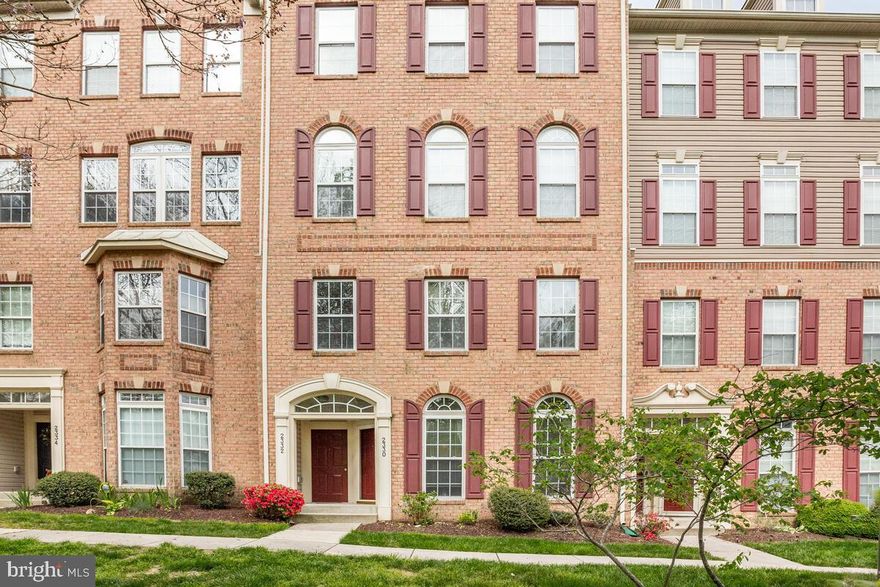 More details to come on this first floor entry two level condo!  Absoloutely turn-key and in a wonderful community and a great place to call home!