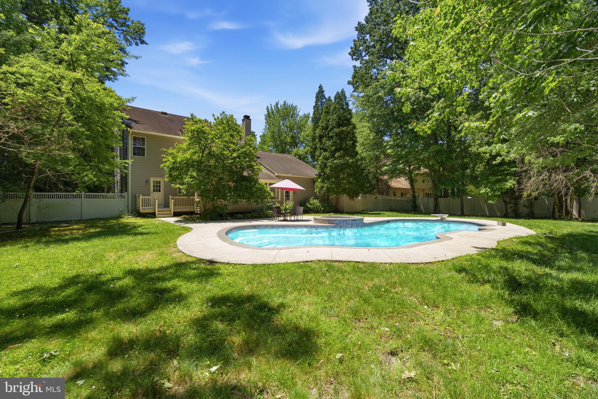 41 FARMHOUSE LANE