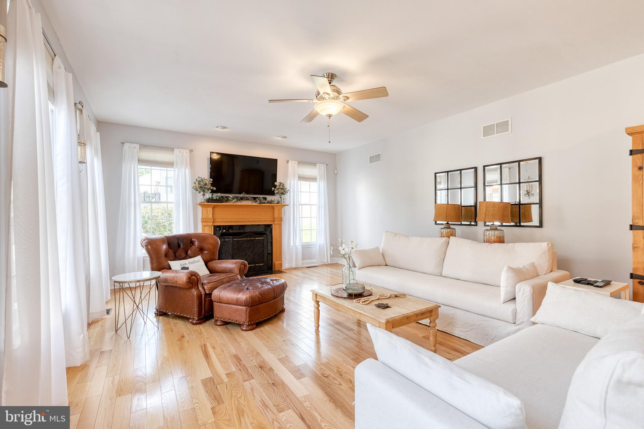 CENTENNIAL OAKS - Residential