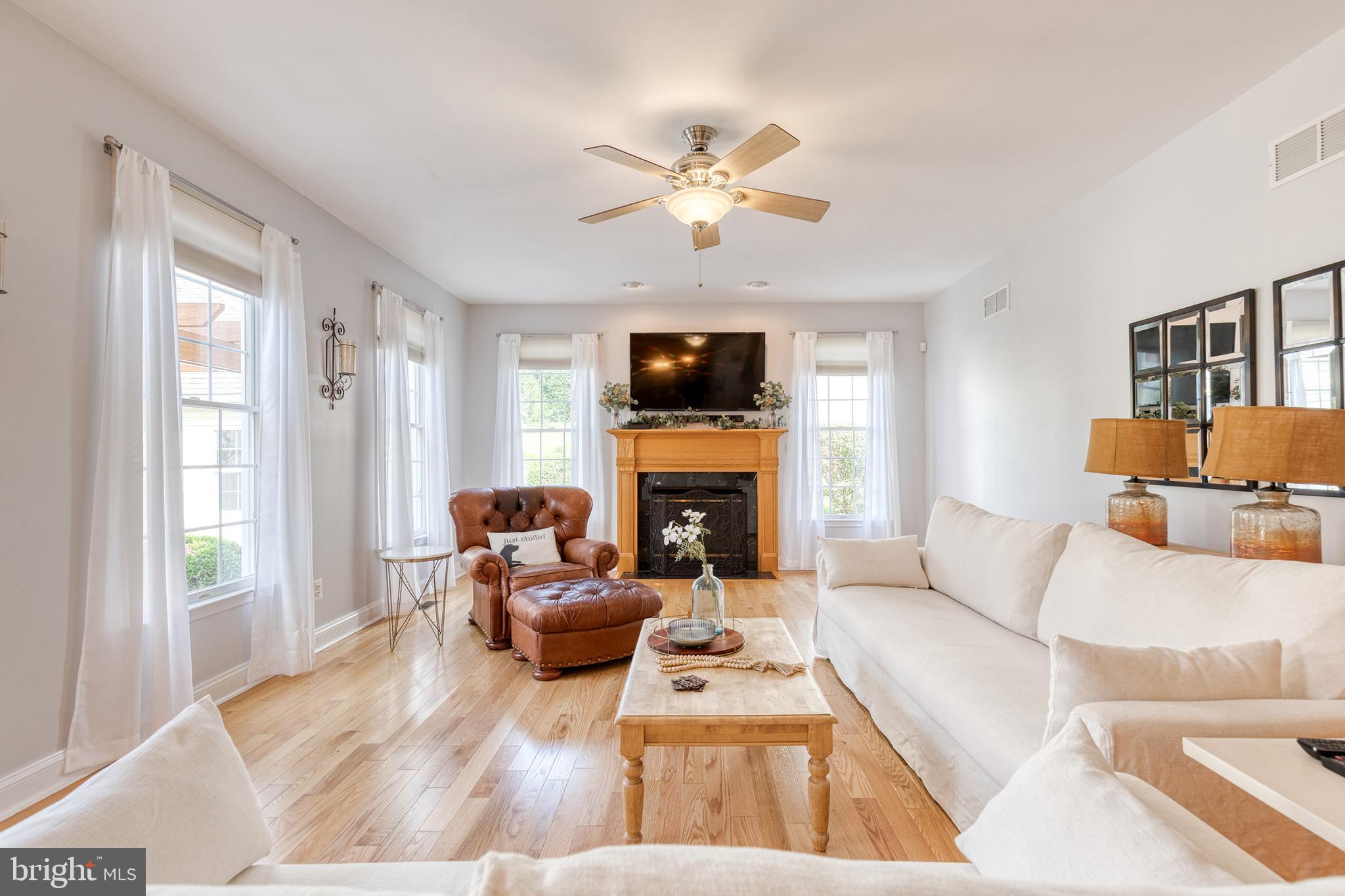 CENTENNIAL OAKS - Residential