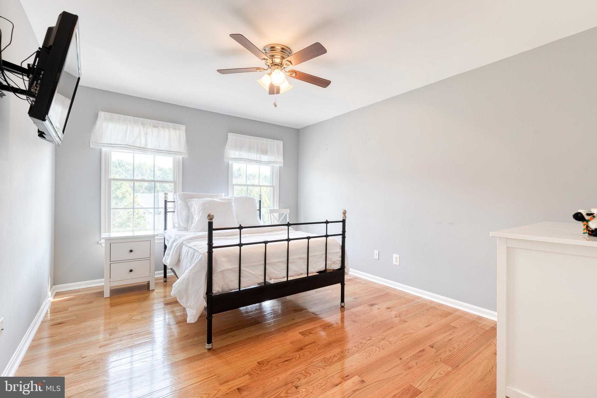 CENTENNIAL OAKS - Residential