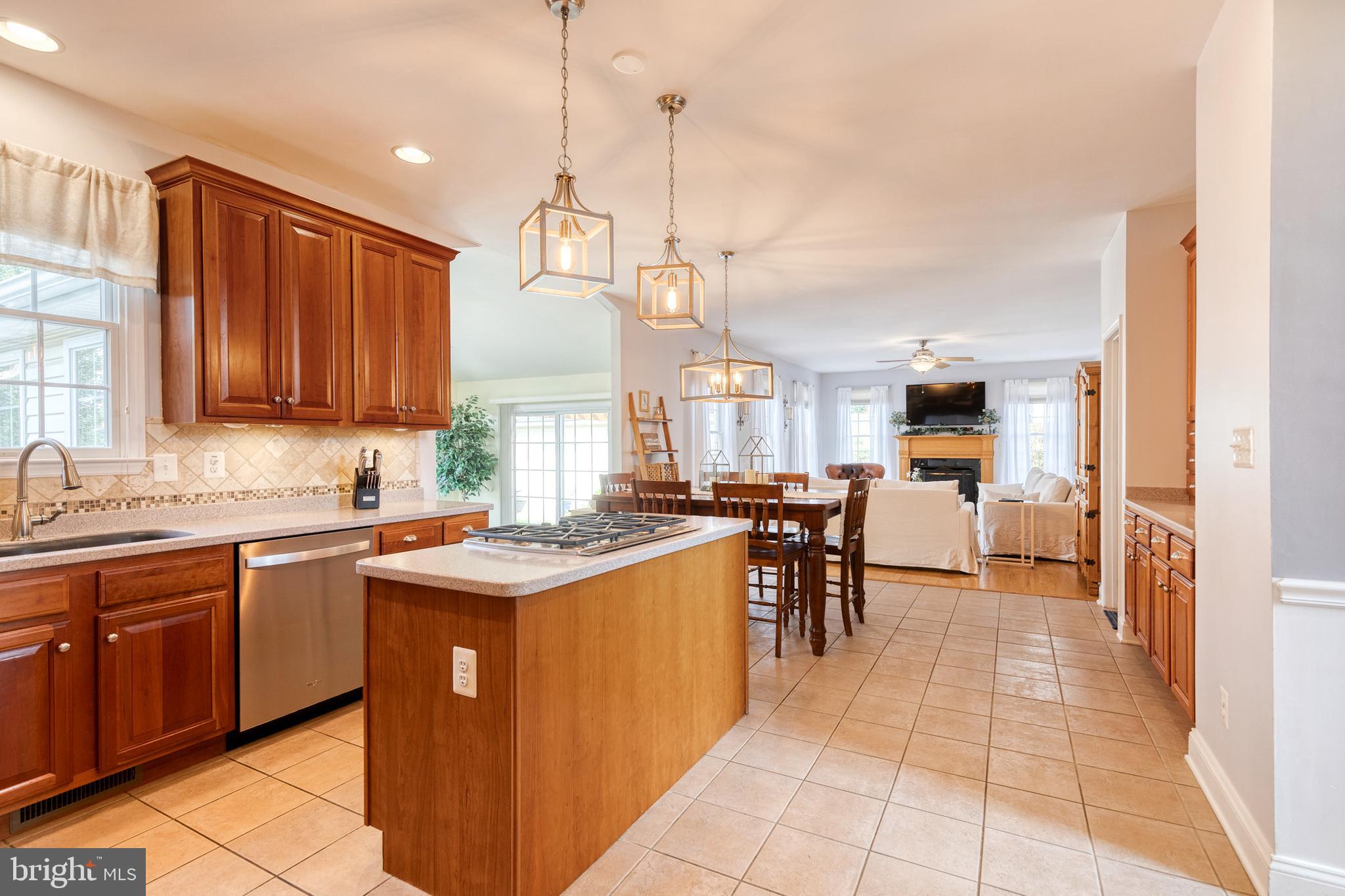 CENTENNIAL OAKS - Residential