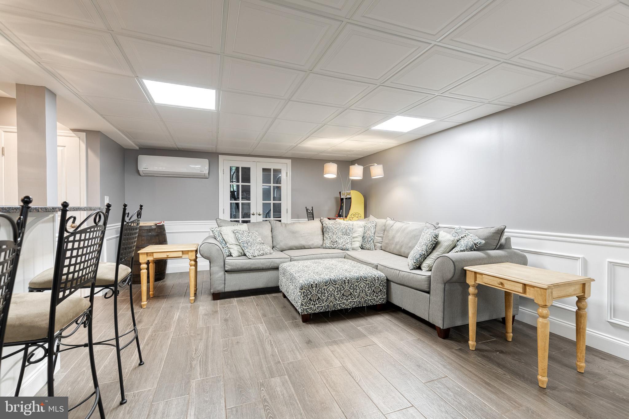 CENTENNIAL OAKS - Residential