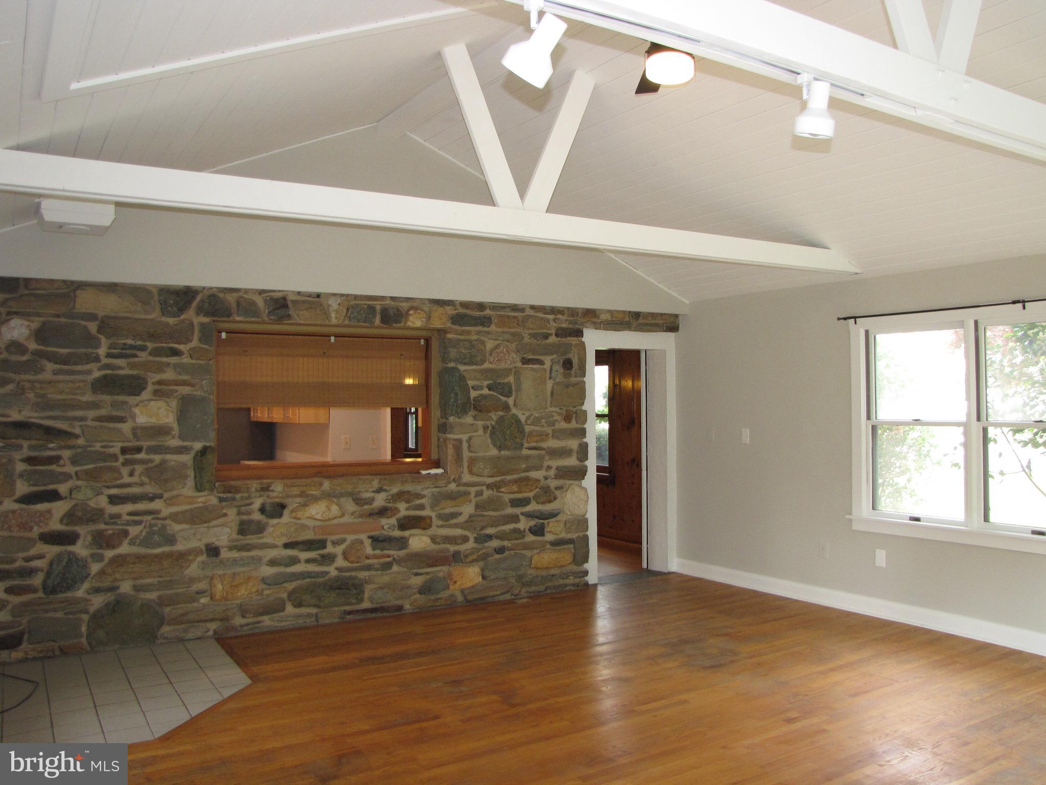 HIGH POINT - Residential Lease