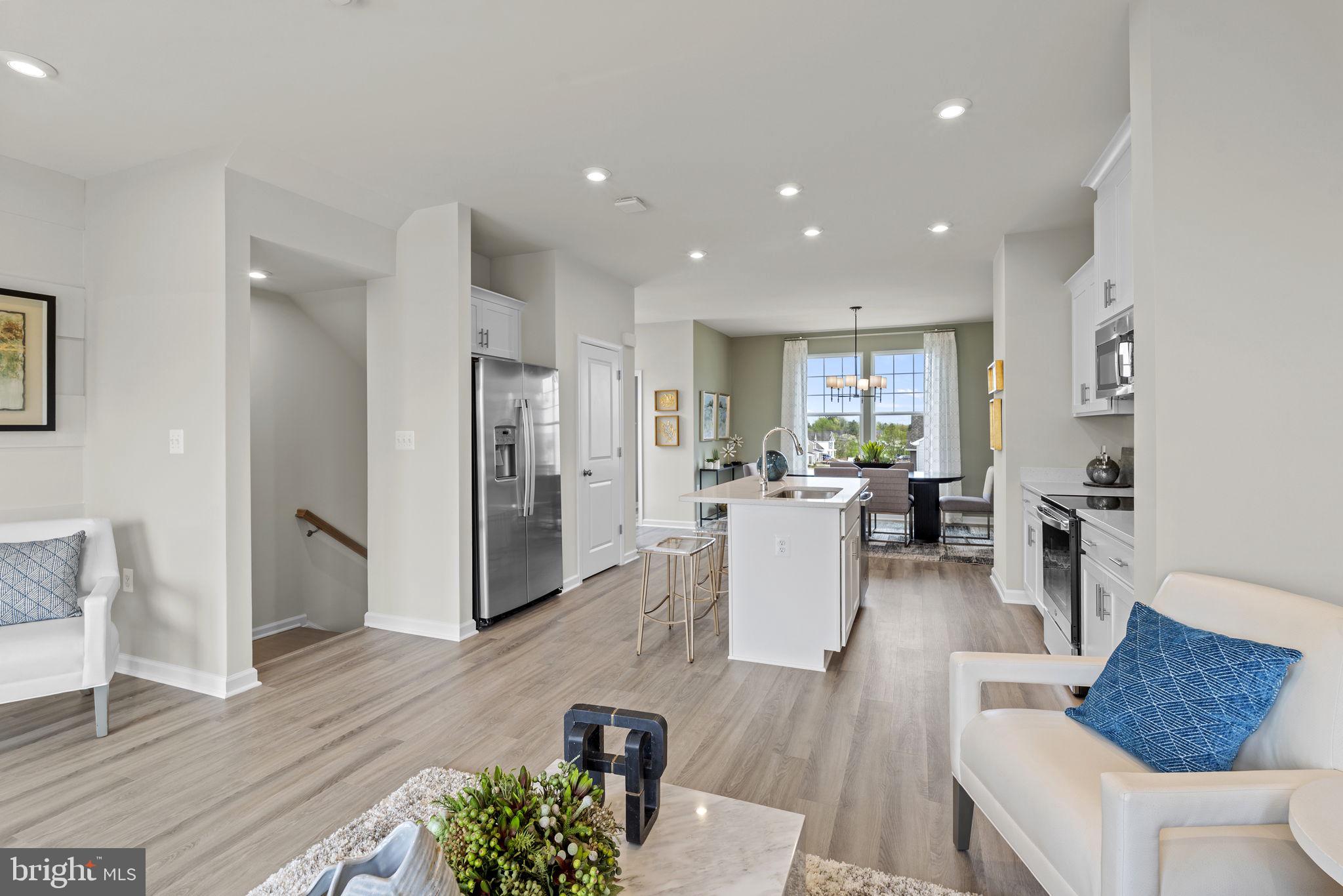 PRESIDENTS POINTE - Residential