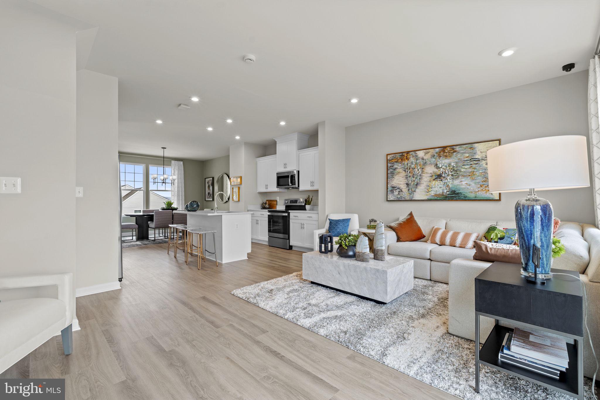 PRESIDENTS POINTE - Residential