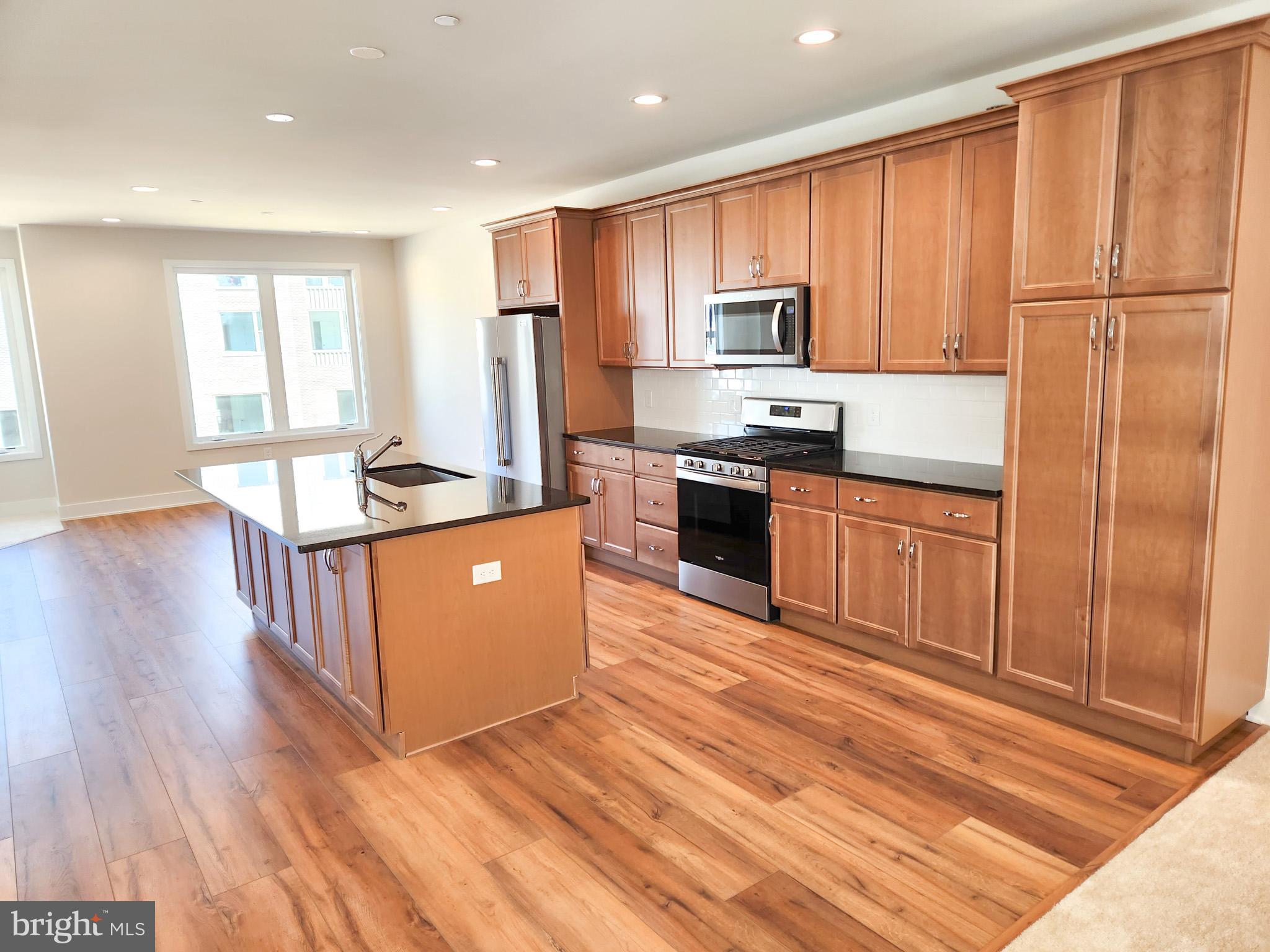 3150 PARKVIEW WALK 213