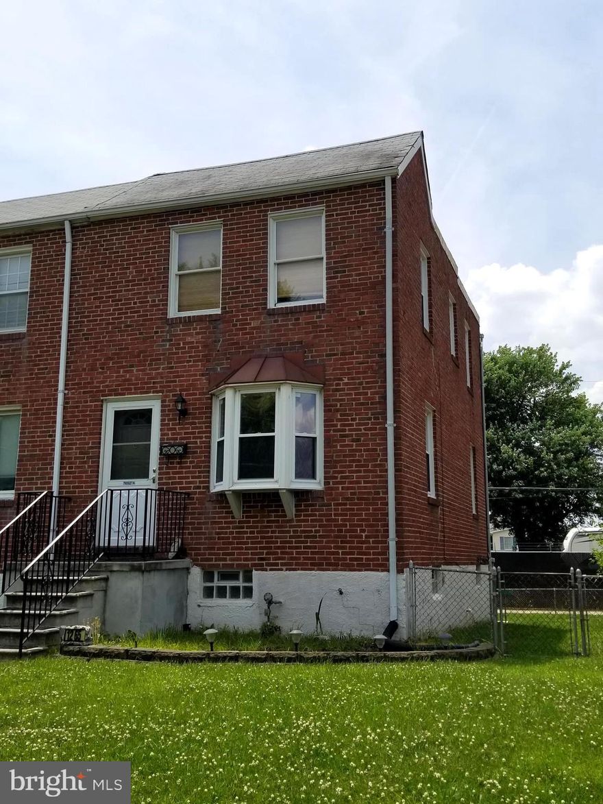 Great buy on this end unit home.