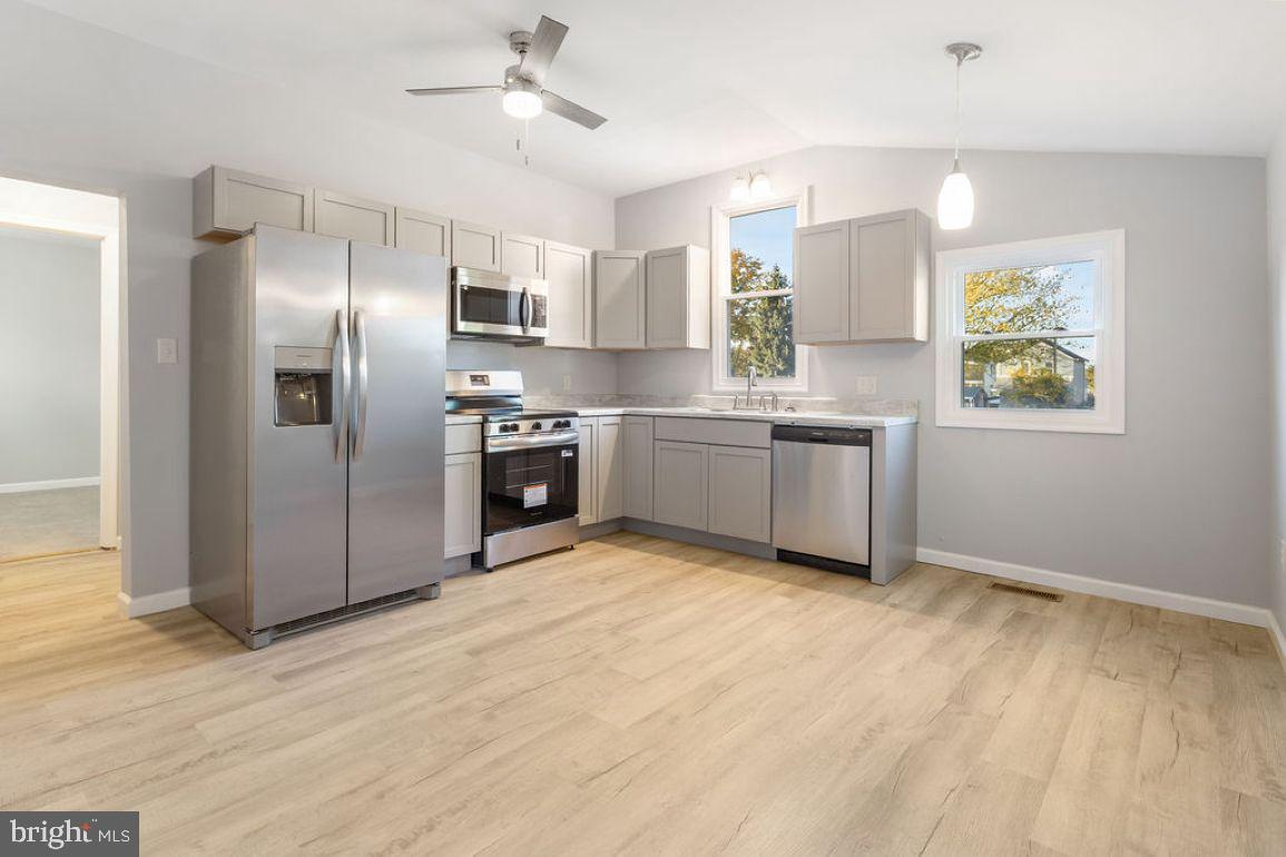 ABBOTTSTOWN - Residential