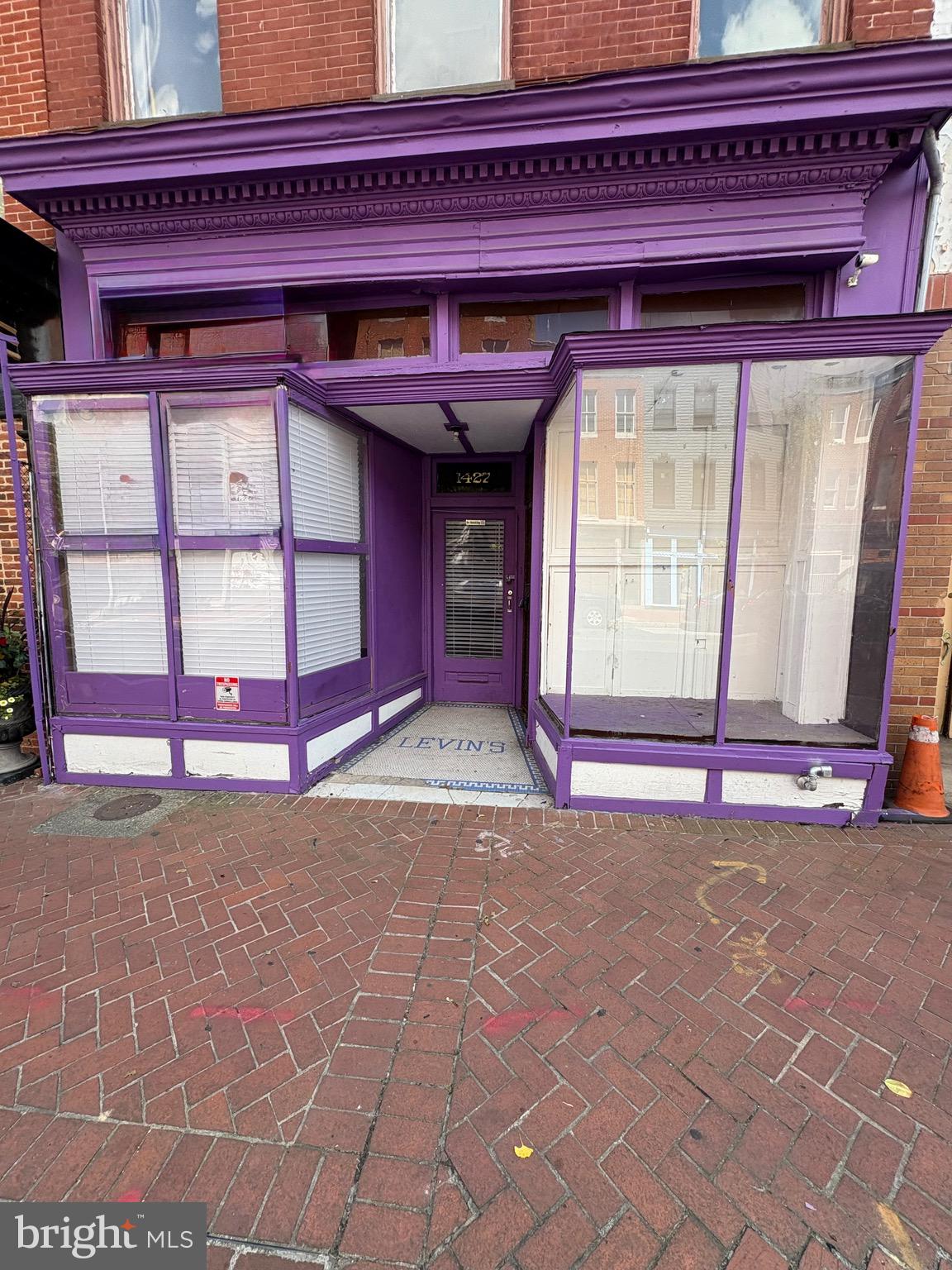 UNION SQUARE - Commercial Sale