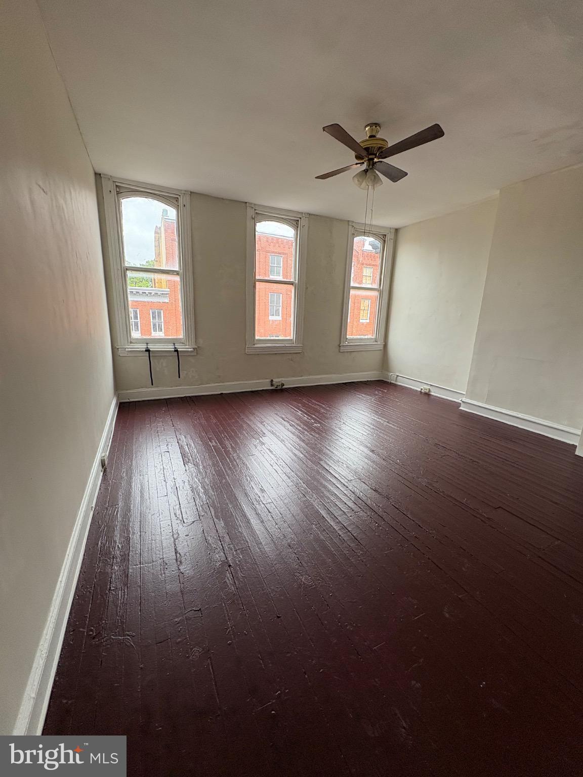 UNION SQUARE - Commercial Sale