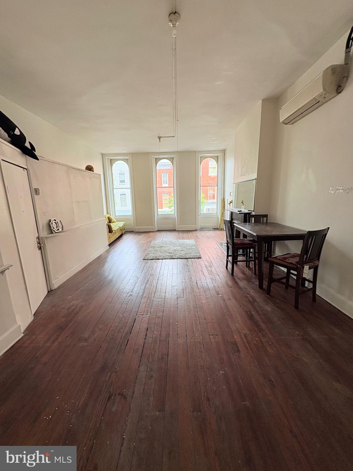 UNION SQUARE - Commercial Sale