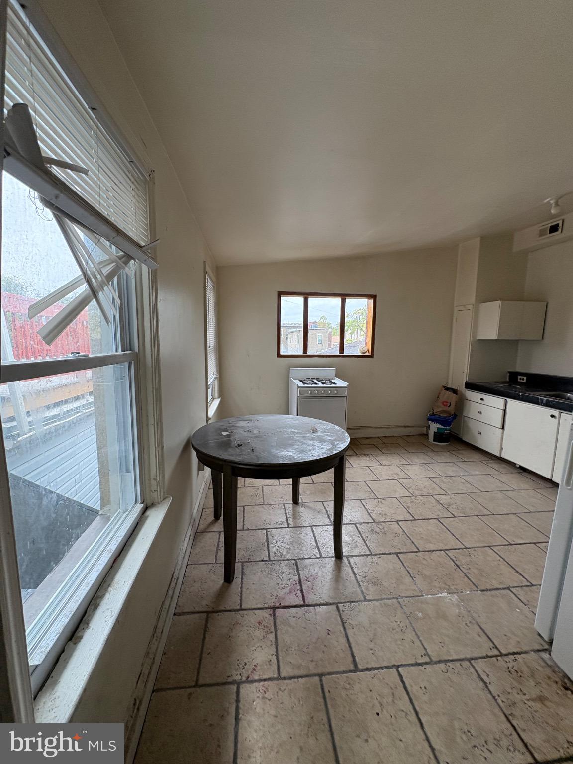 UNION SQUARE - Commercial Sale